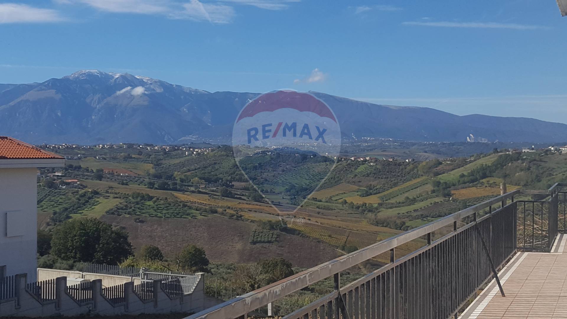 Villa Unifamiliare - Indipendente LANCIANO vendita    RE/MAX People