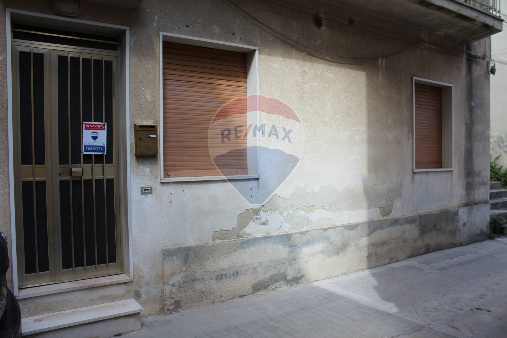  modica vendita quart: modica bassa re-max-prima-classe