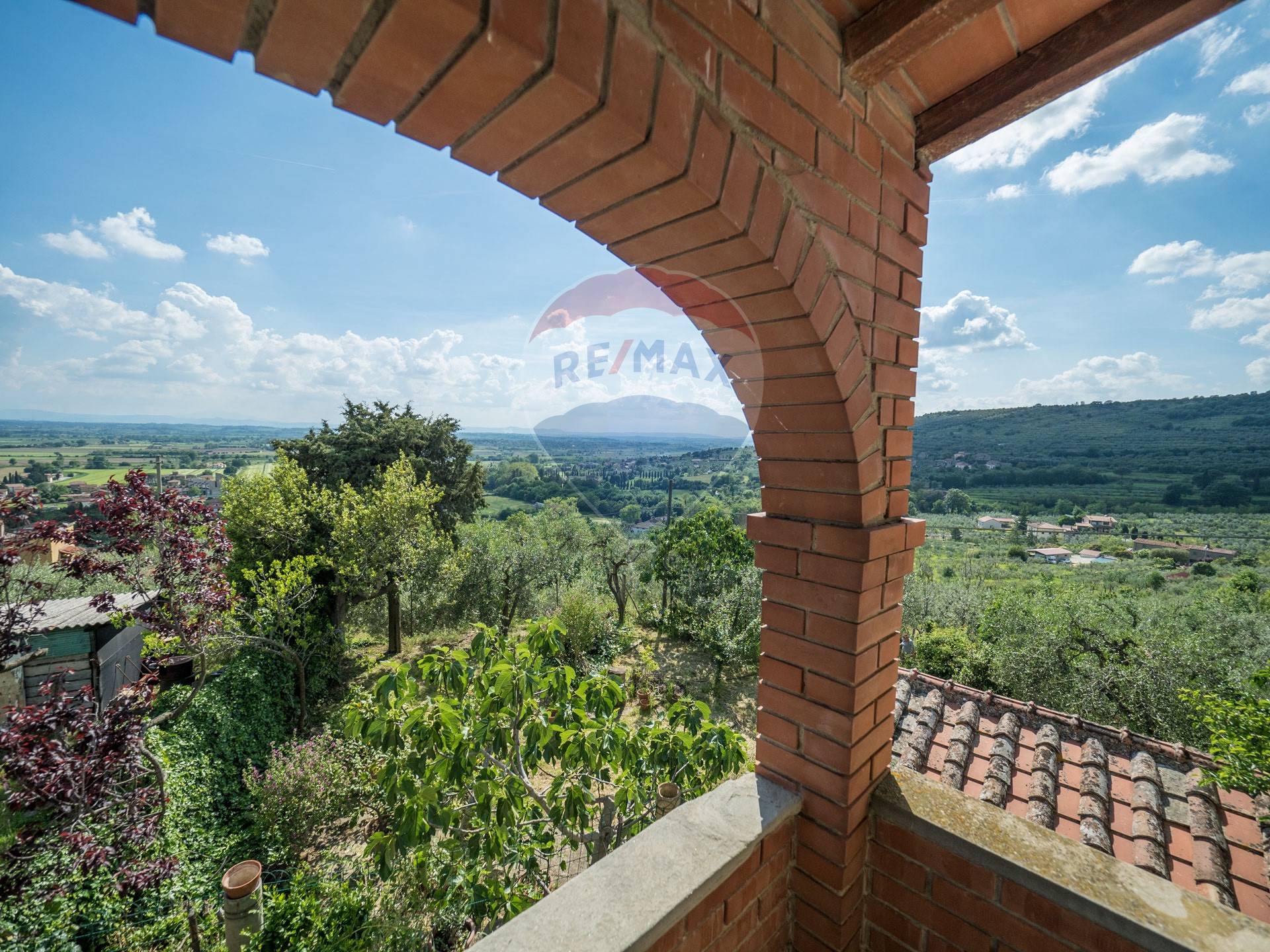 Rustico - Cascina CORTONA vendita    RE/MAX Famosa