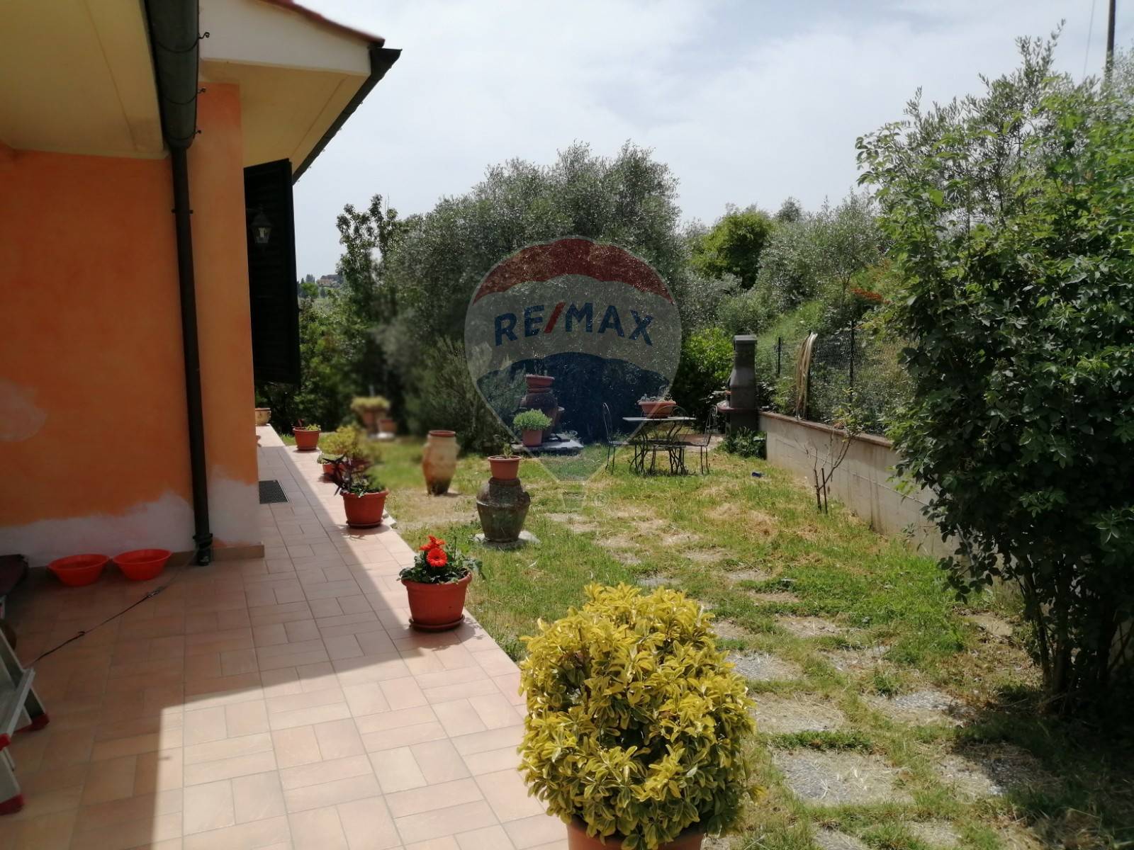 Villa CERRETO GUIDI vendita    RE/MAX Ideale