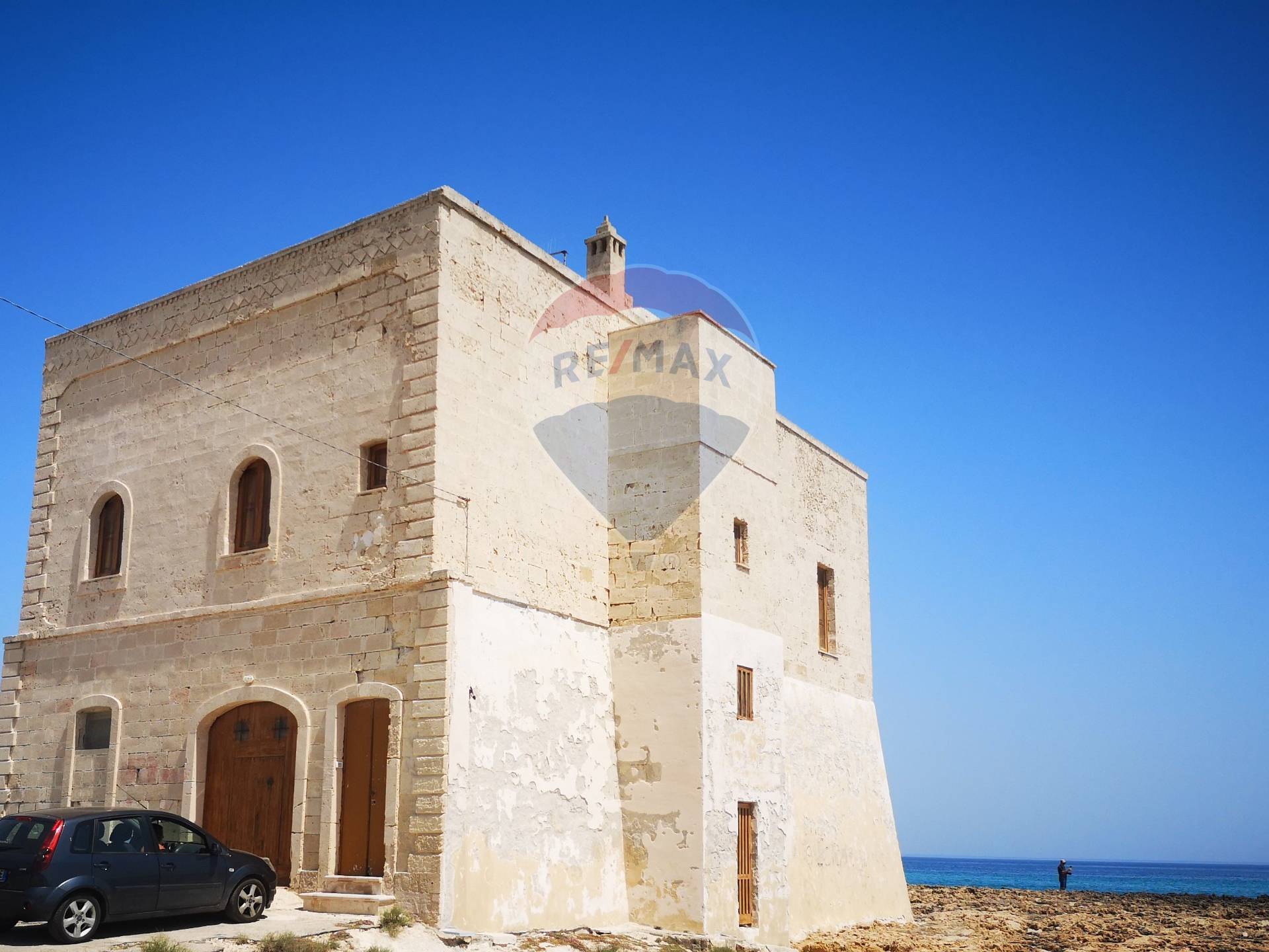 Villa OSTUNI vendita    RE/MAX Acquachiara