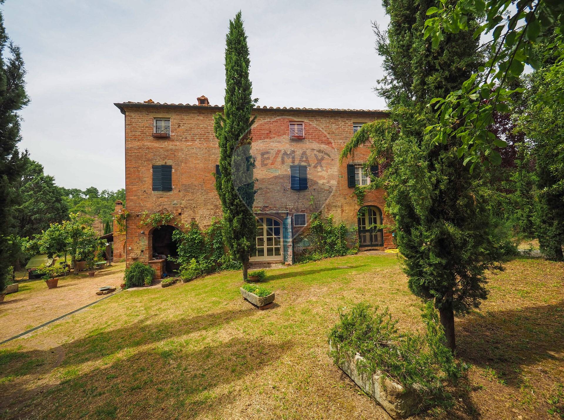 Rustico - Cascina SINALUNGA vendita    RE/MAX Famosa