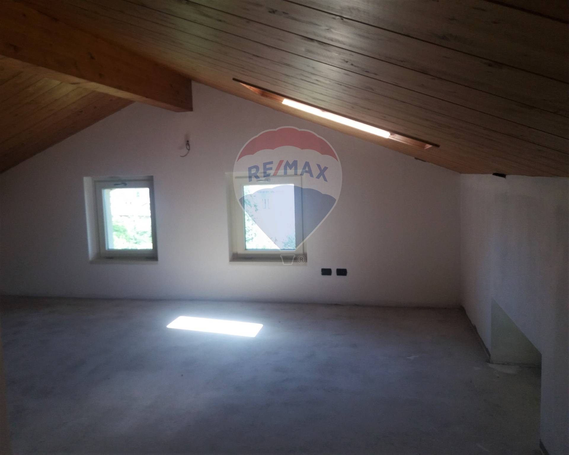 Appartamento MENAGGIO vendita  Loveno  RE/MAX Essenza