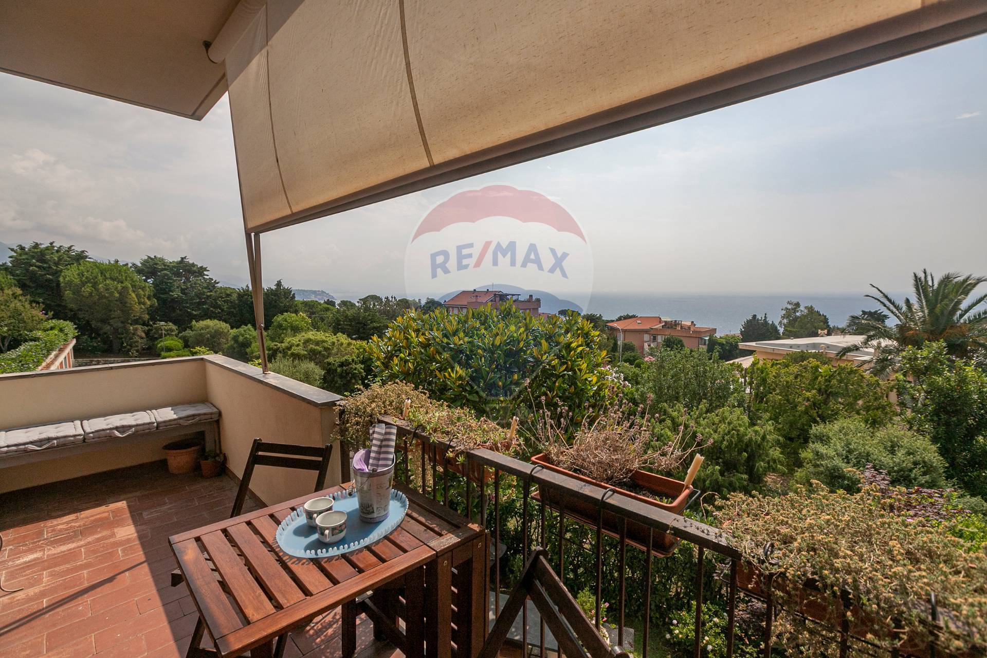 Appartamento VARAZZE vendita    RE/MAX Med