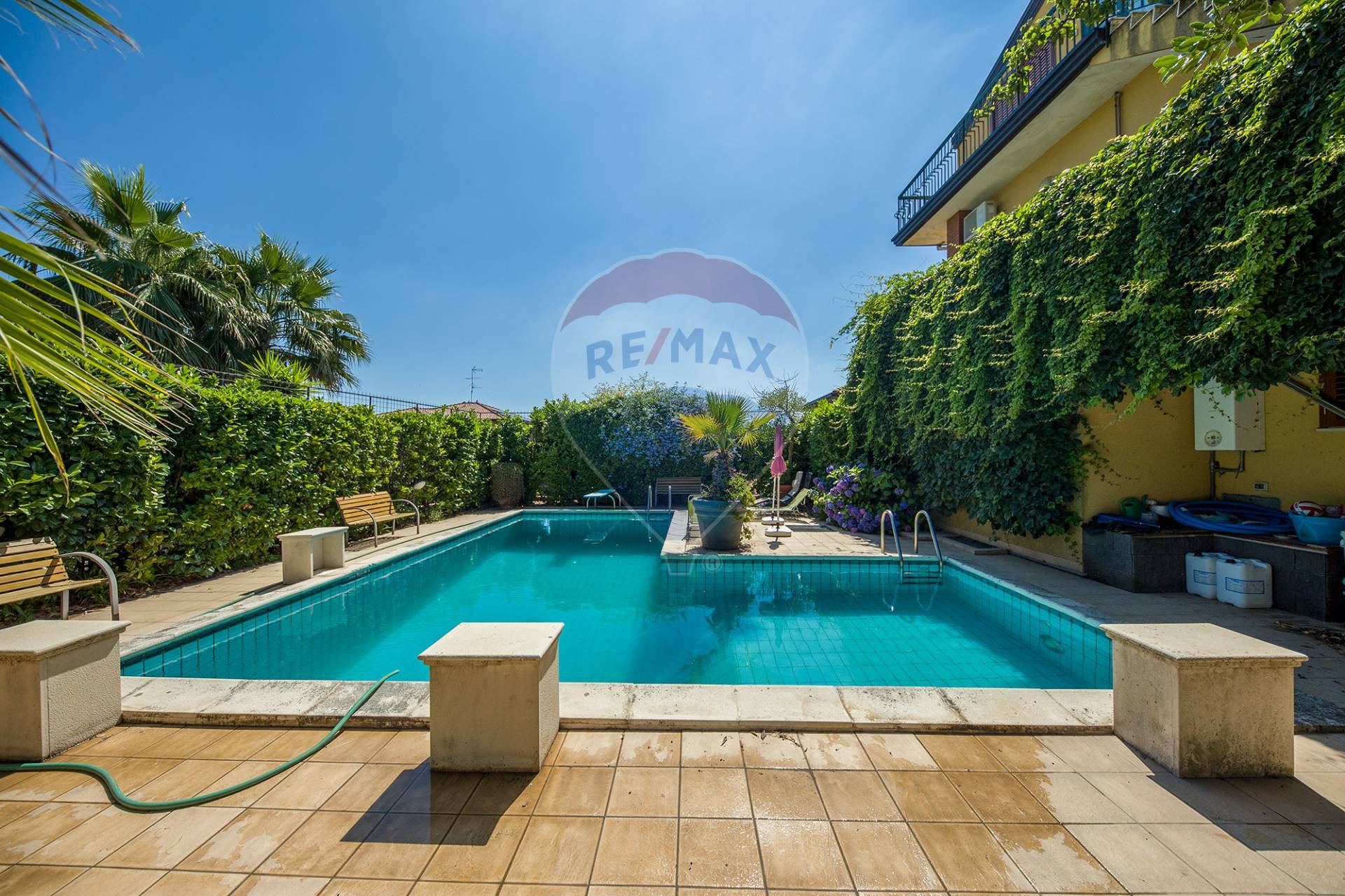 Villa TRECASTAGNI vendita    RE/MAX City Home