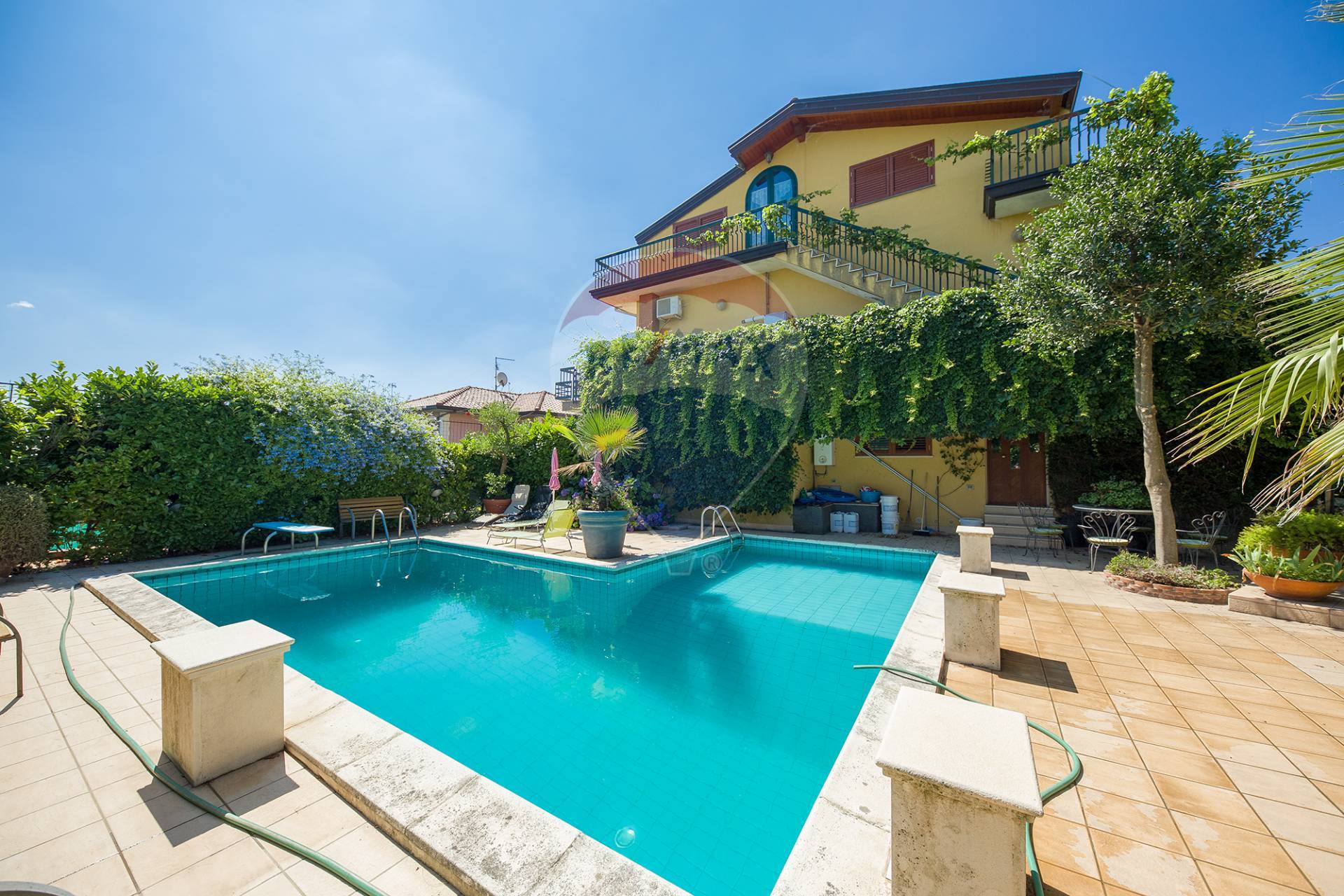 Villa TRECASTAGNI vendita    RE/MAX City Home