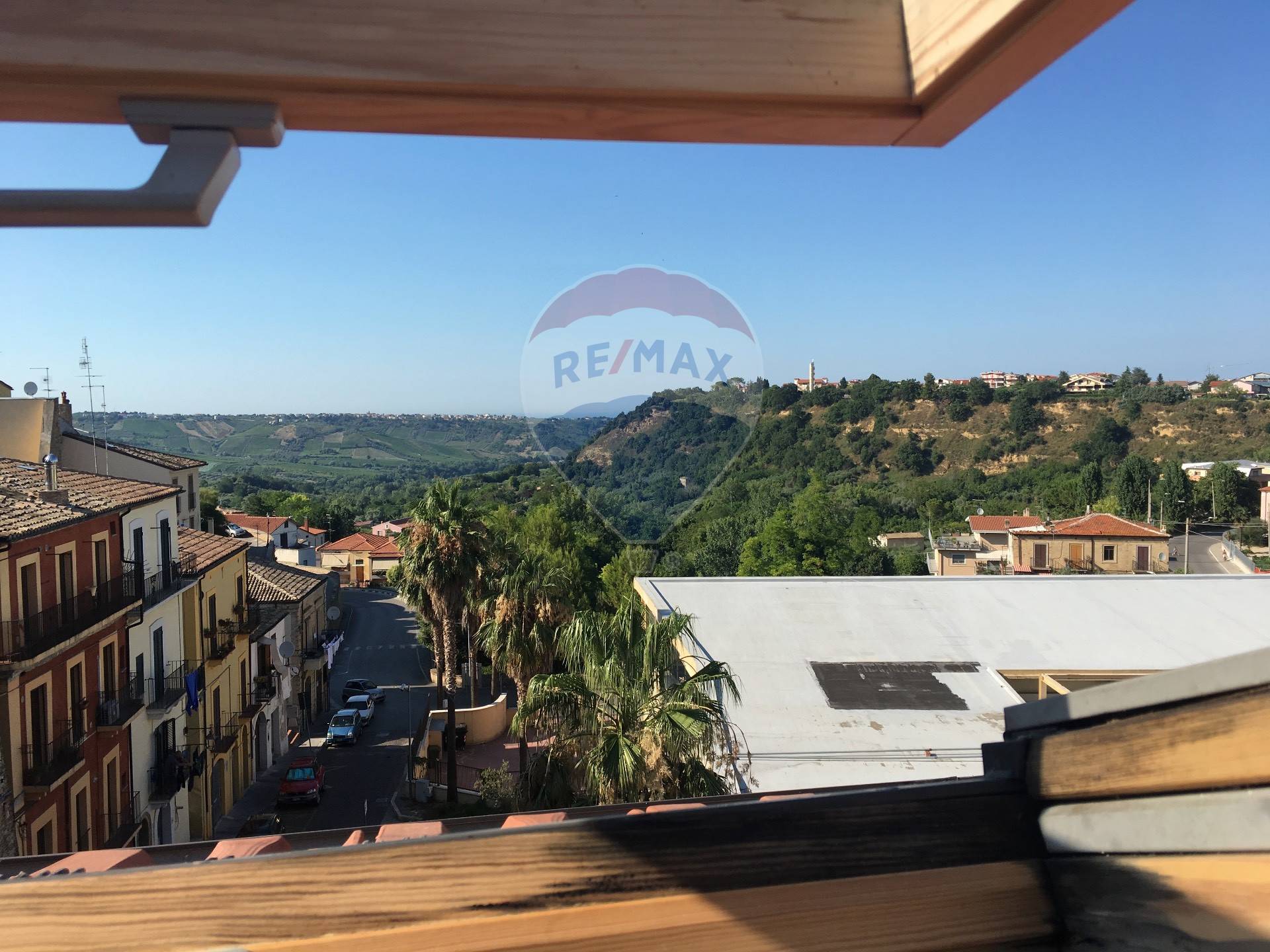  lanciano vendita quart:  re-max-people