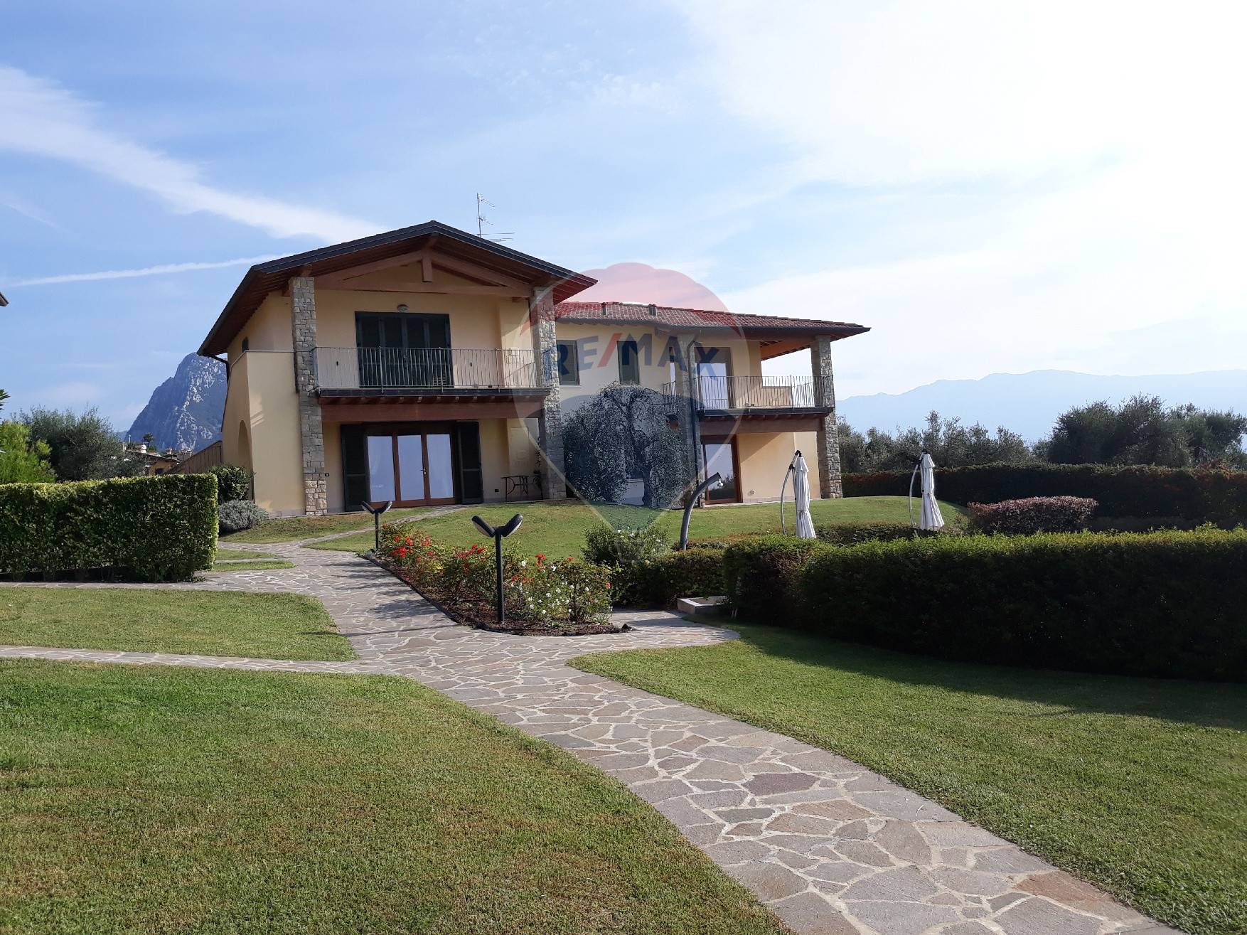 Appartamento TOSCOLANO-MADERNO vendita  Monte Maderno  RE/MAX Edilfin