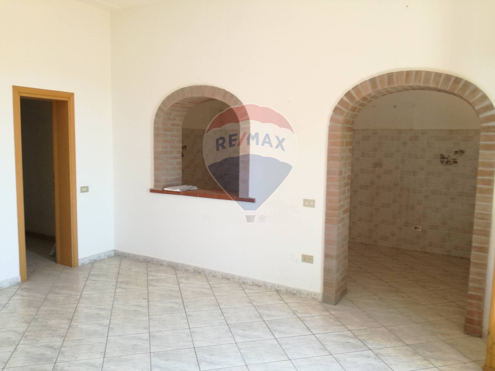 Appartamento CECINA vendita    RE/MAX Premiere