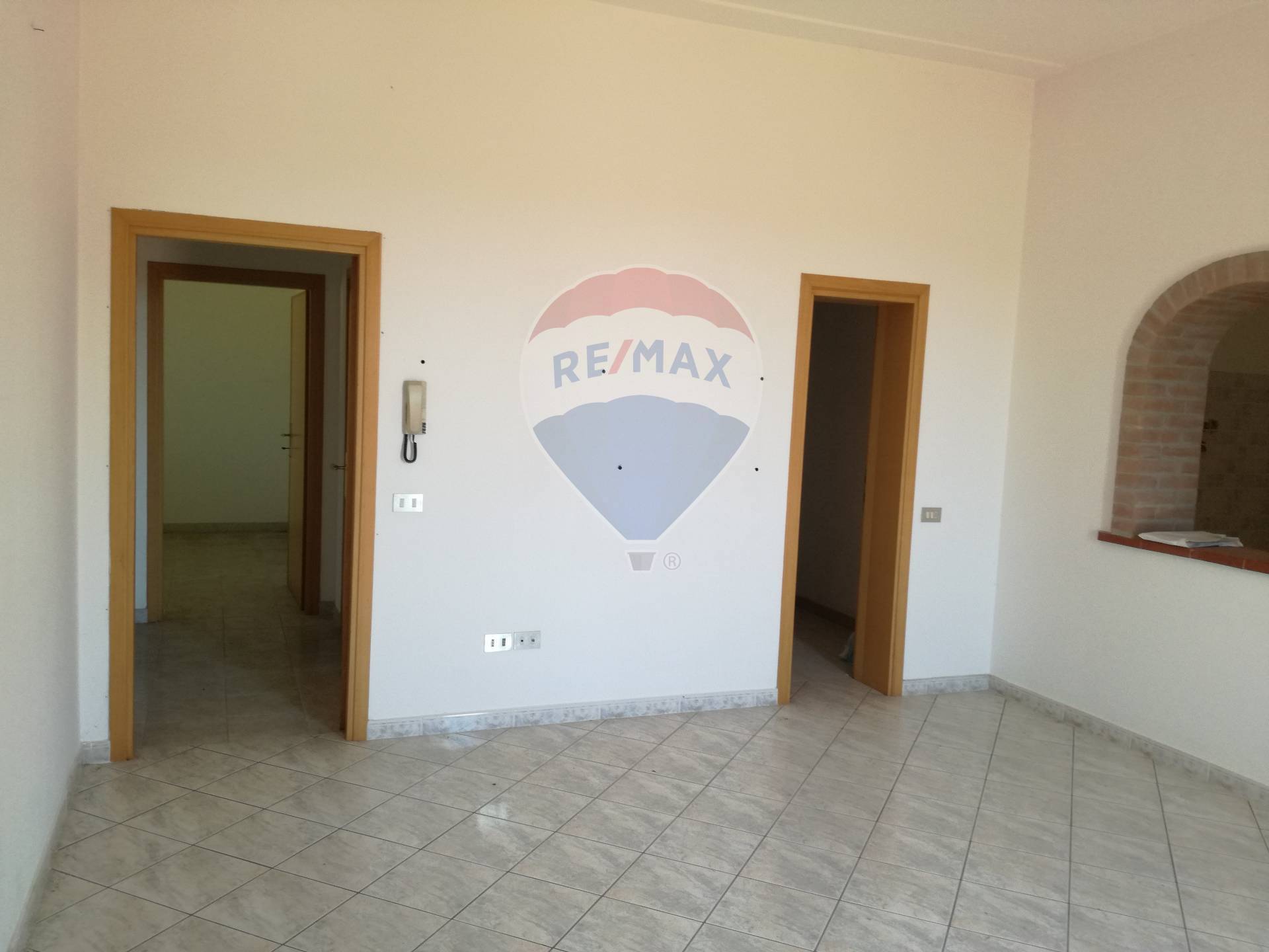 Appartamento CECINA vendita    RE/MAX Premiere