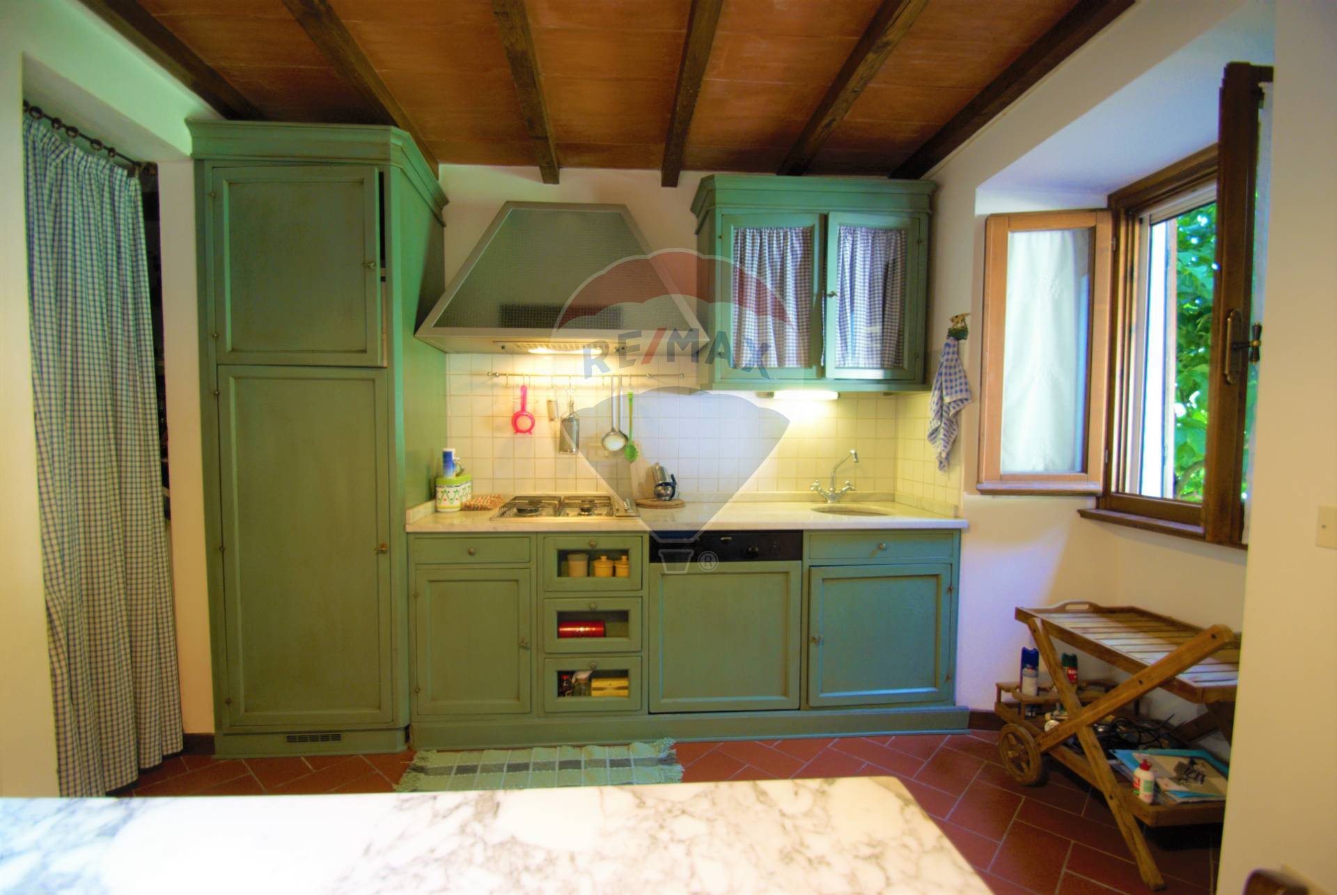 Villa Bifamiliare PIETRASANTA vendita  Valdicastello  RE/MAX Quality House