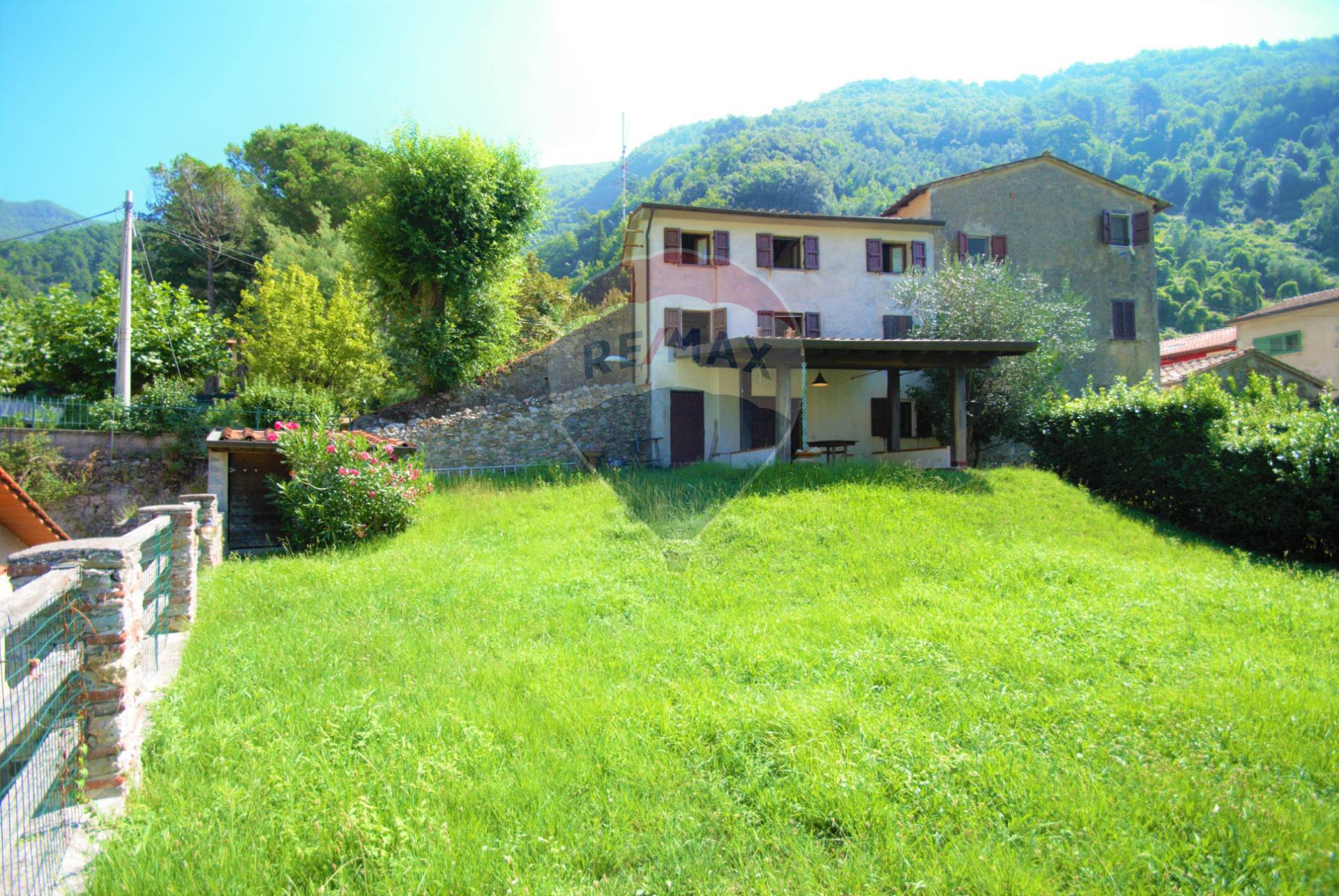  pietrasanta vendita quart: valdicastello re-max-quality-house