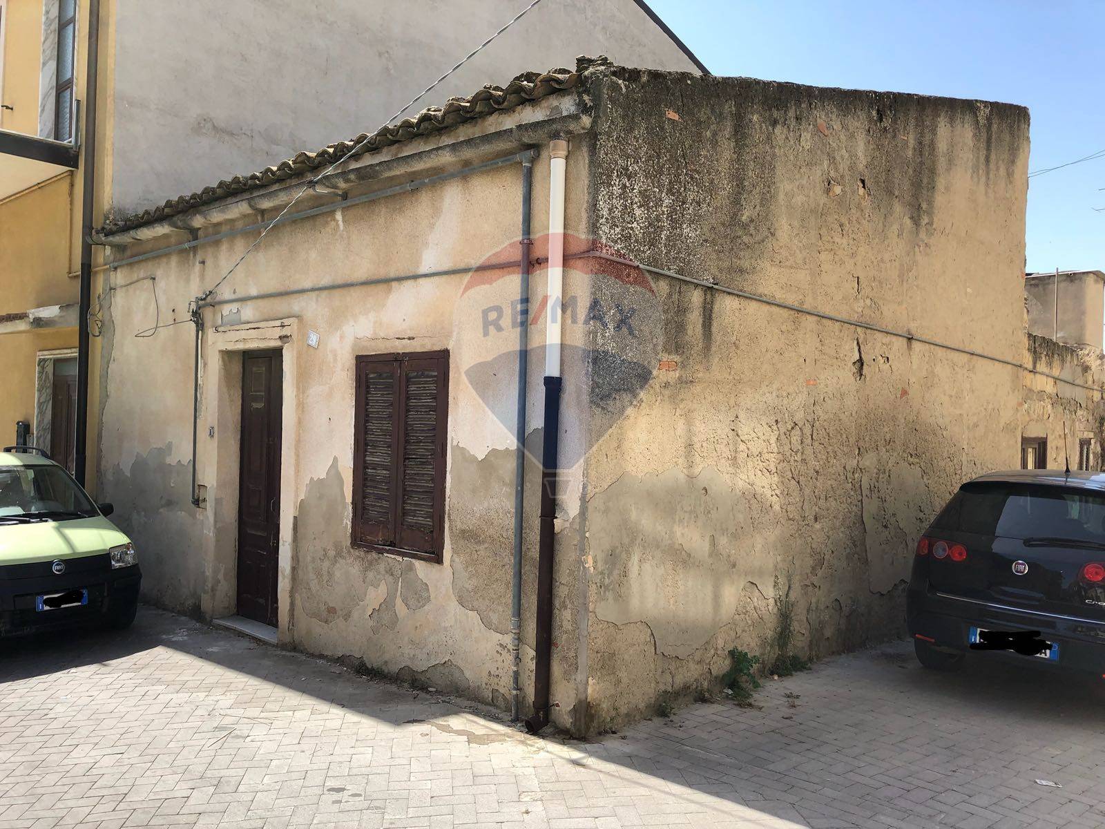 Villa Unifamiliare - Indipendente MAZZARINO vendita    RE/MAX White House