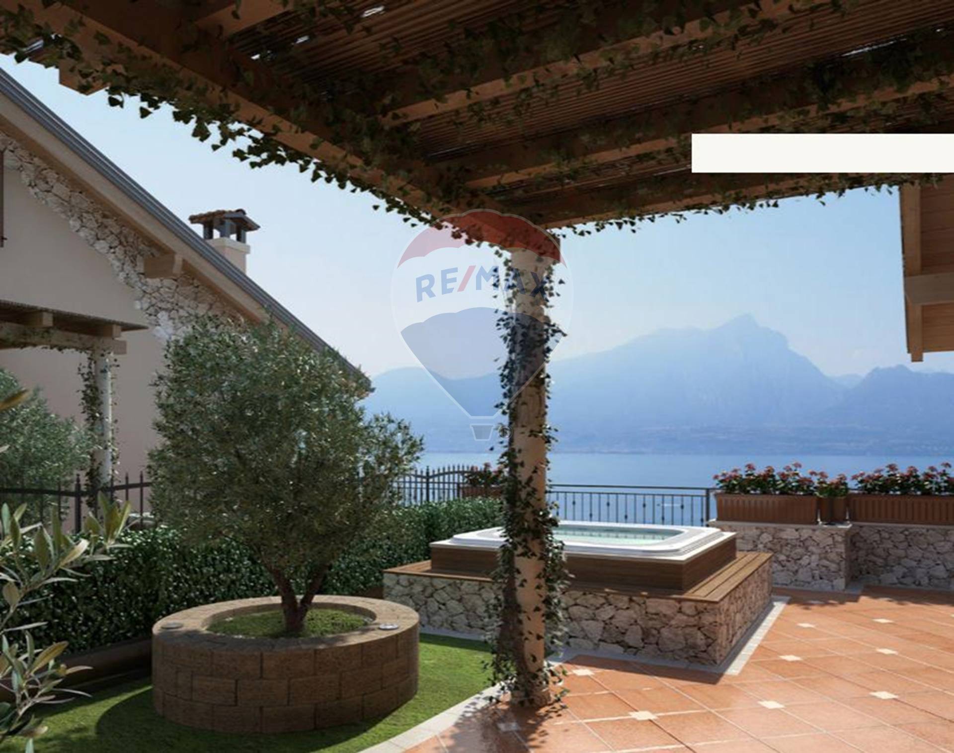 Appartamento BRENZONE vendita    RE/MAX Lago