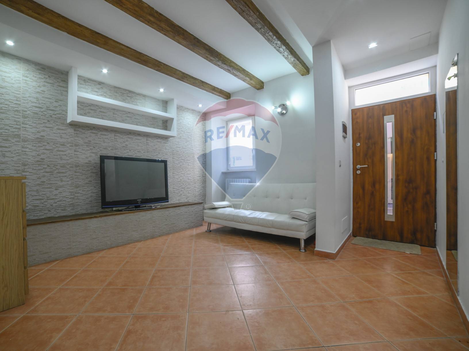 Villa Bifamiliare CHIARAVALLE vendita    RE/MAX Master Class