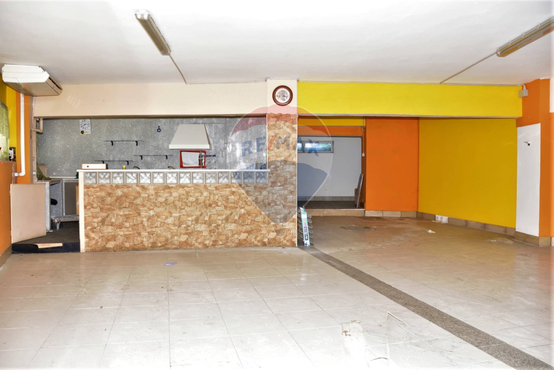 Negozio - Loc.Com. ROMA vendita  Torre Angela  RE/MAX Opzione Casa