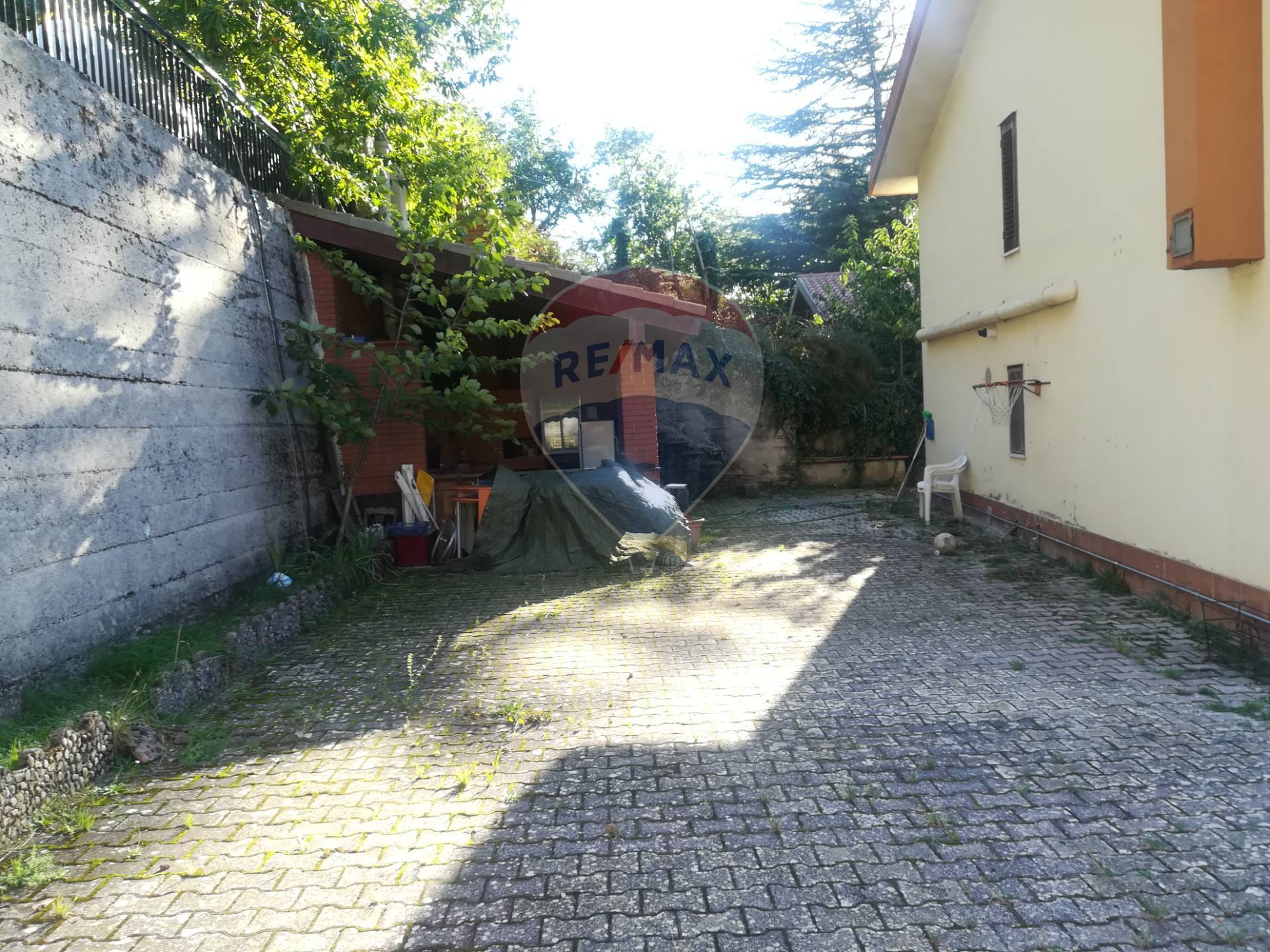 Villa PETRALIA SOTTANA vendita    RE/MAX Hunters