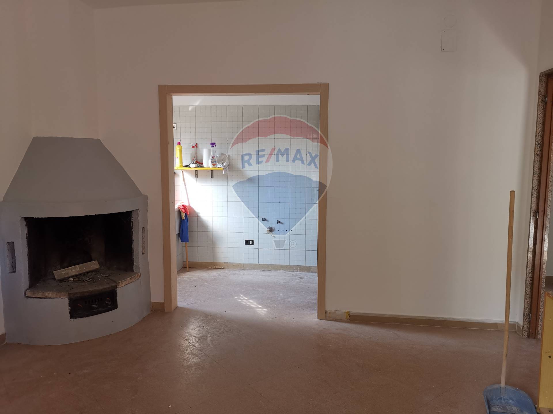 Ufficio - Loc.Com. BARI affitto  Carbonara - Ceglie  RE/MAX Acquachiara