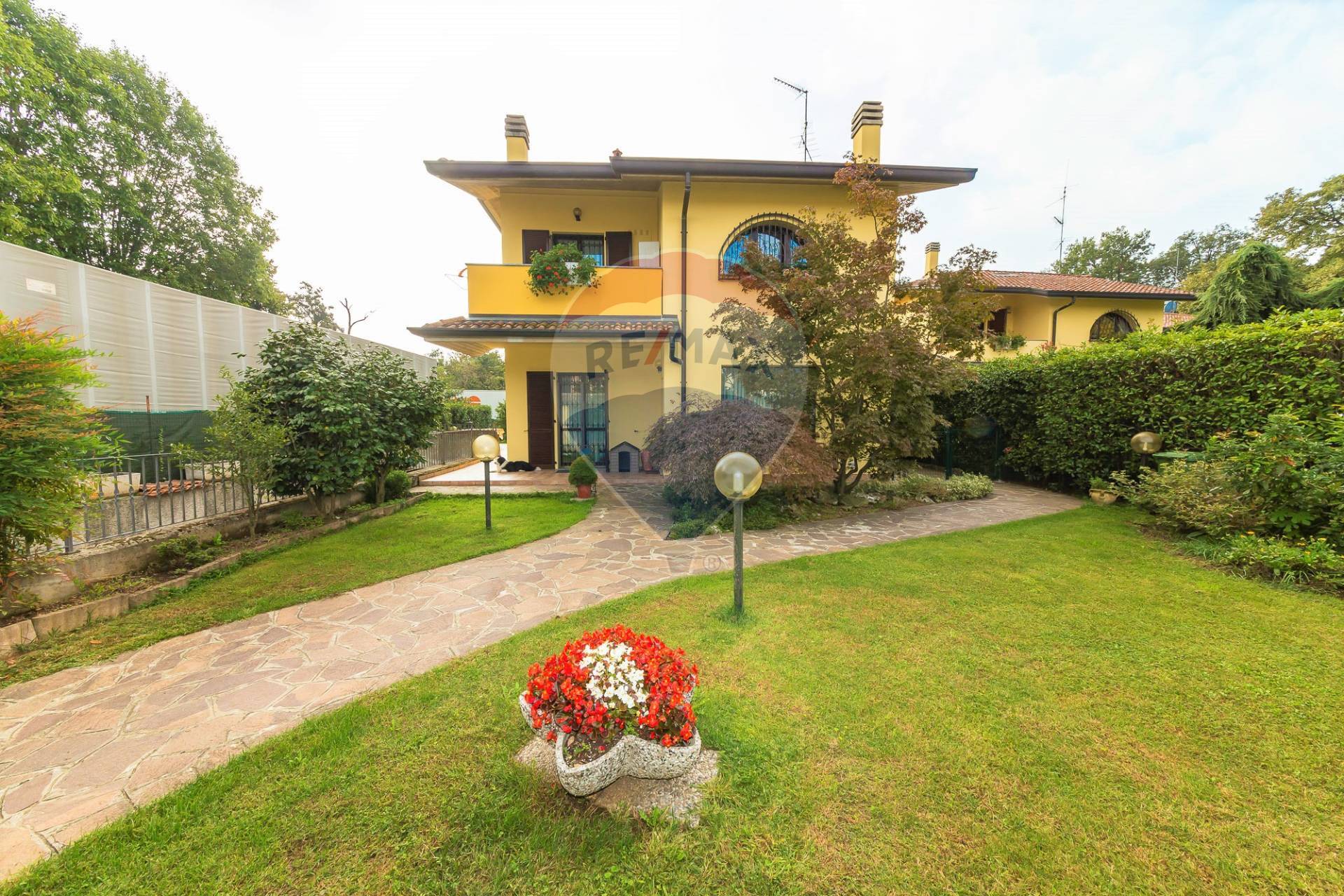 Villa LESMO vendita    RE/MAX Futura Immobiliare