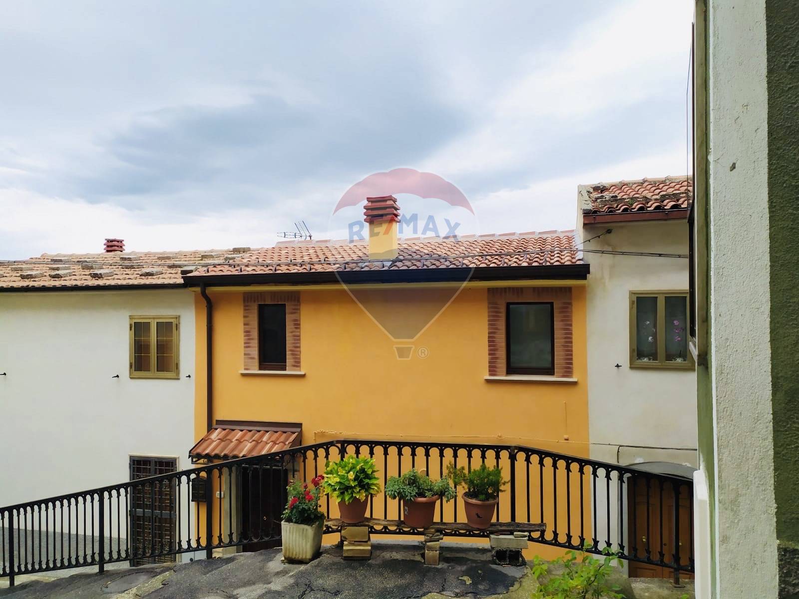 Rustico - Cascina CIVITALUPARELLA vendita    RE/MAX People