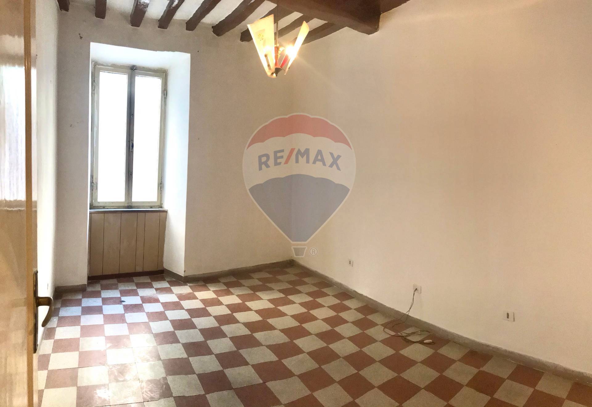  perugia vendita quart: centro storico re/max famosa