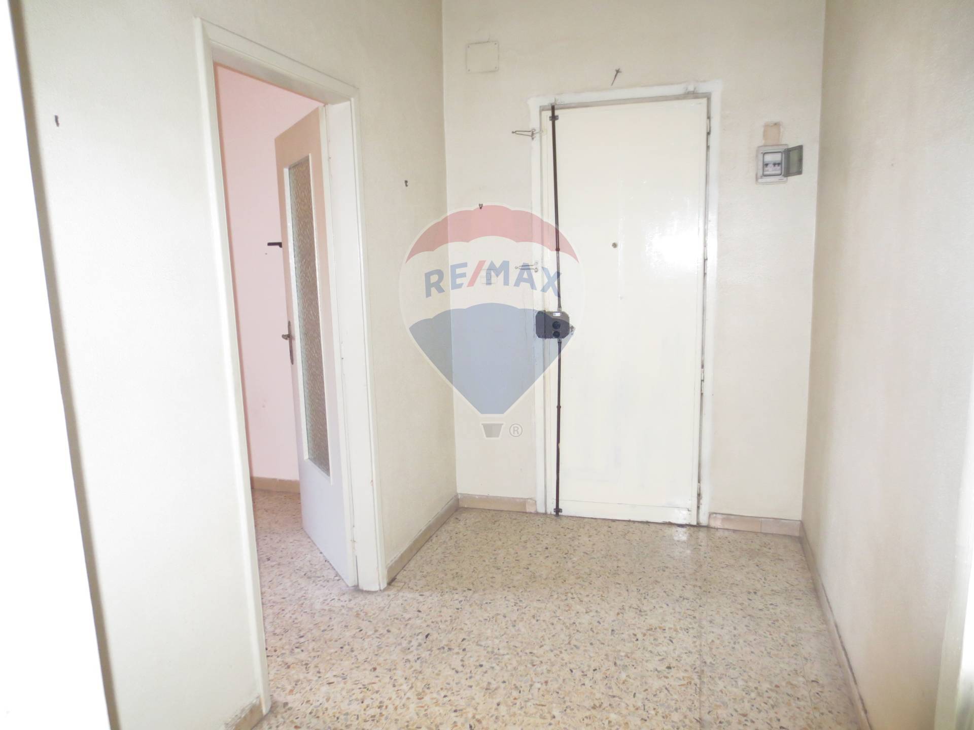  catania vendita quart: viale m. rapisardi - lavaggi re/max casaffare