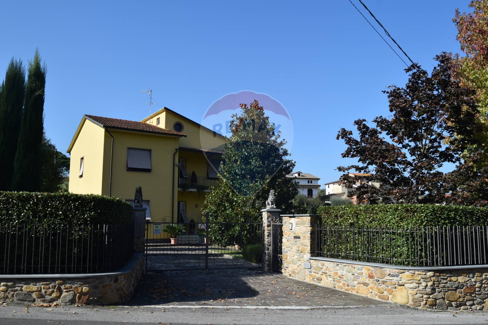 Villa CAPANNORI vendita  Colle Di Compito  RE/MAX Domus Consulting