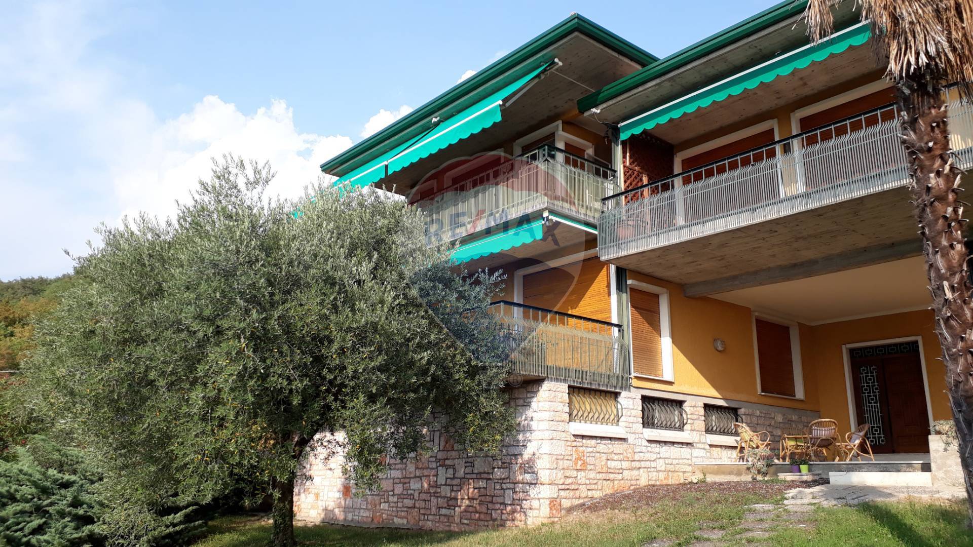 Appartamento TORRI DEL BENACO vendita    RE/MAX Lago