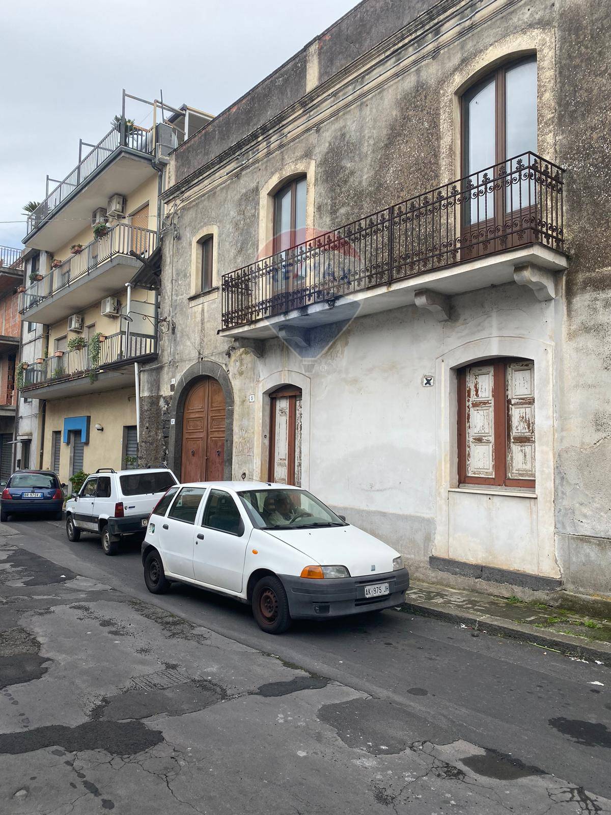  belpasso vendita quart:  re/max white house