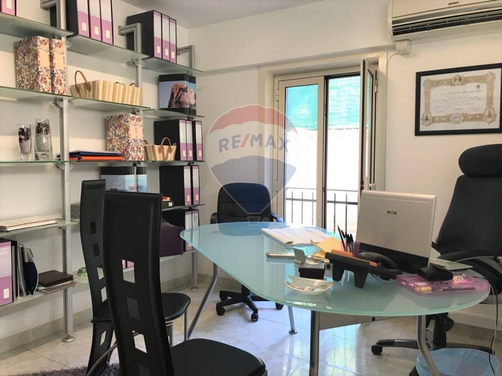  catania vendita quart: viale m. rapisardi - lavaggi re-max-city-home