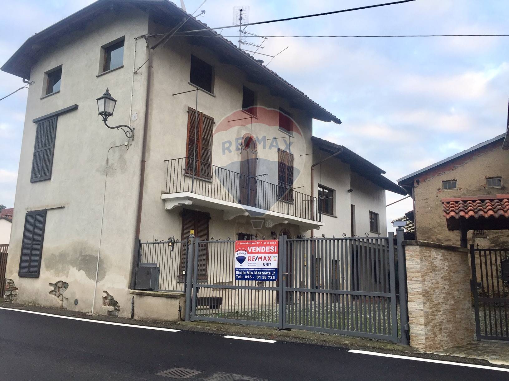  dorzano vendita quart:  re-max-unit