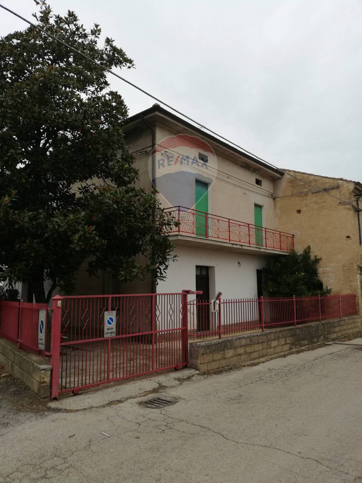  lanciano affitto quart:  re/max people