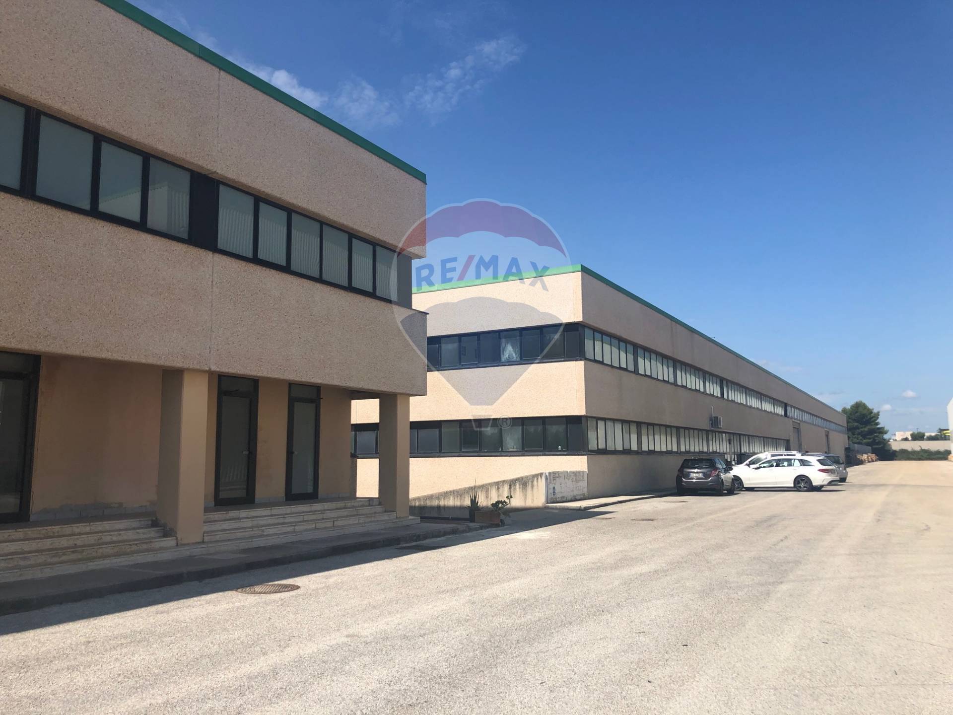 Capannone Commerciale BARI vendita    RE/MAX Acquachiara