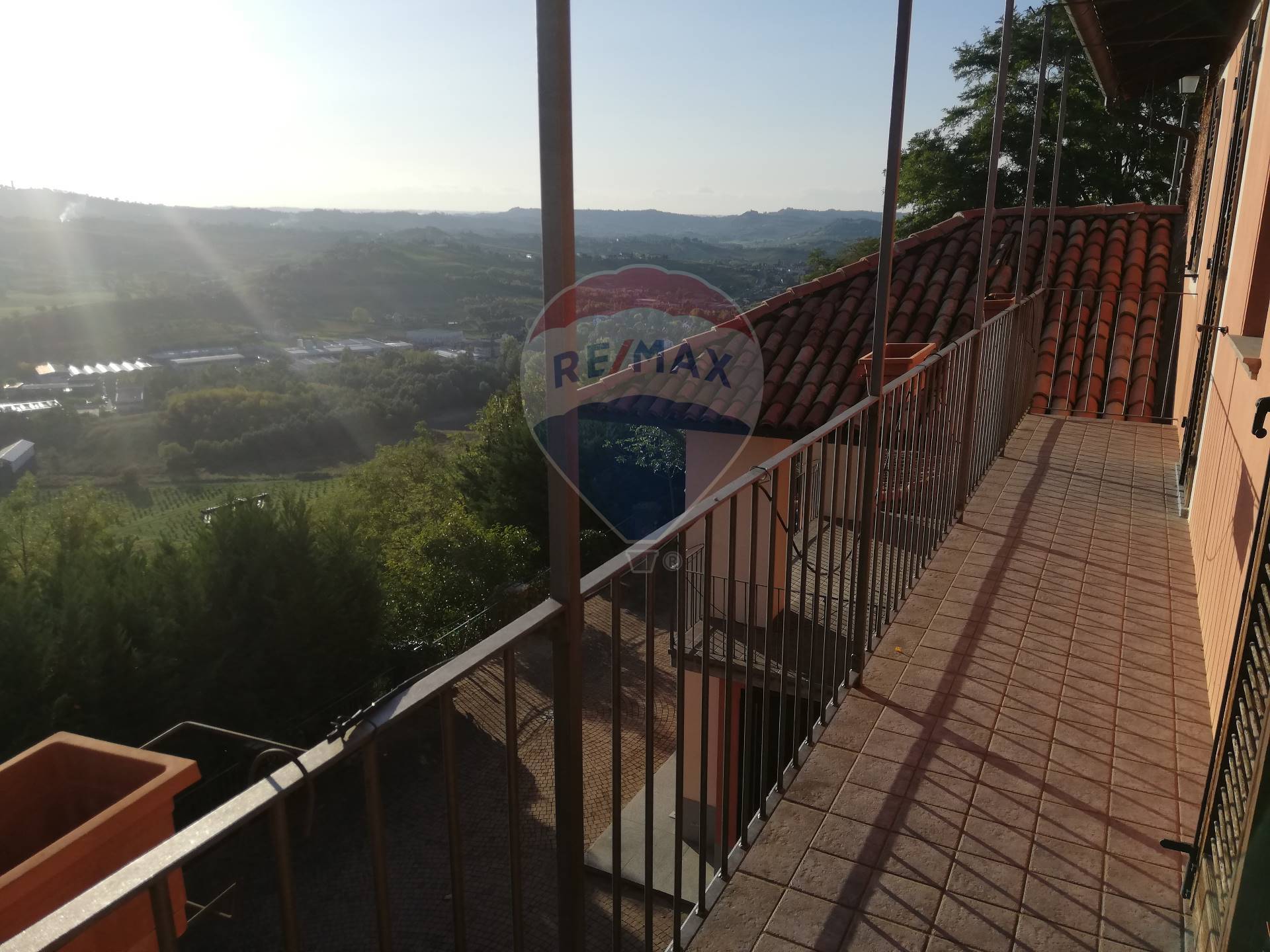 Villa Bifamiliare SAN MARZANO OLIVETO vendita    RE/MAX Unit