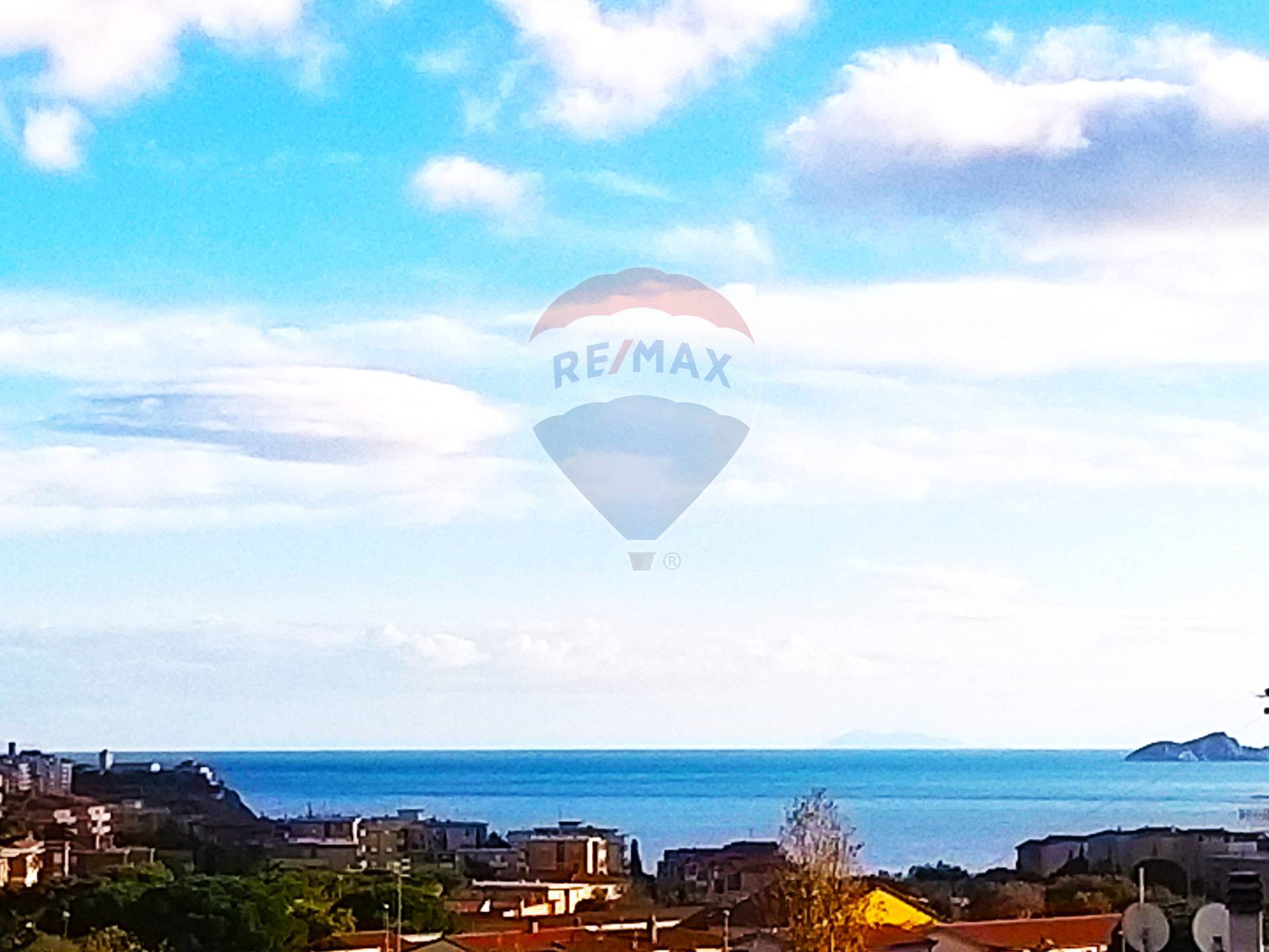  piombino vendita quart:  re-max-mindset