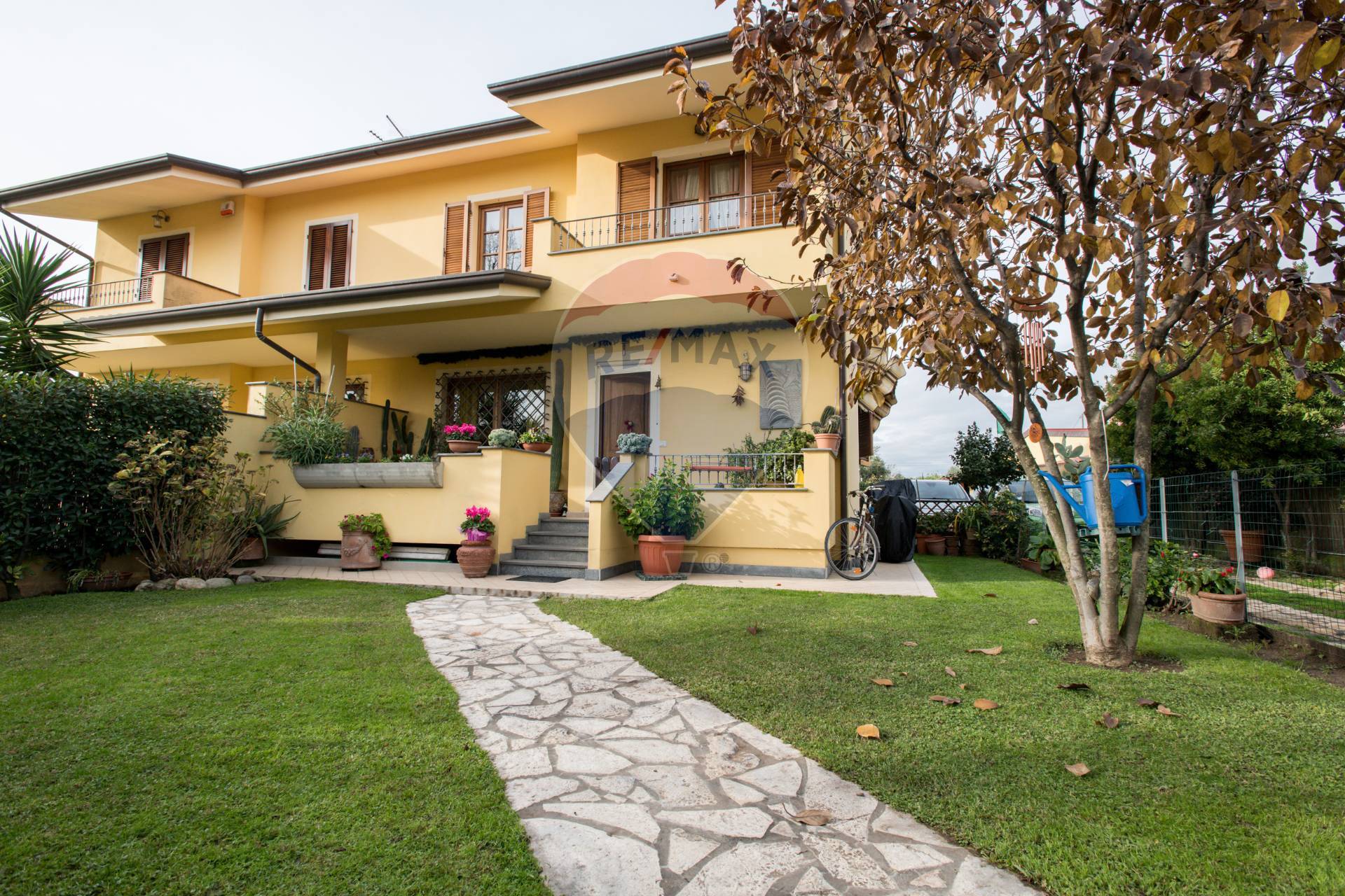  camaiore vendita quart: capezzano pianore re-max-quality-house