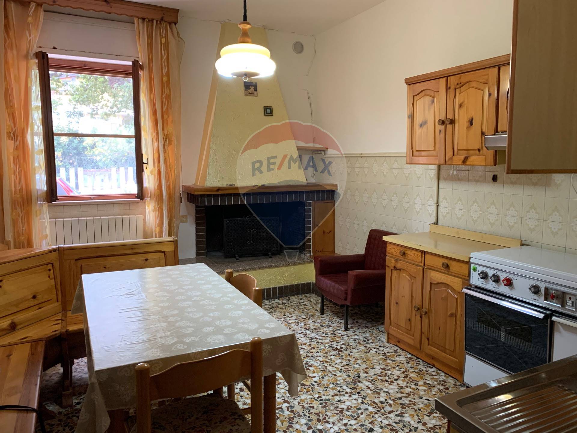  lanciano vendita quart:  re-max-people