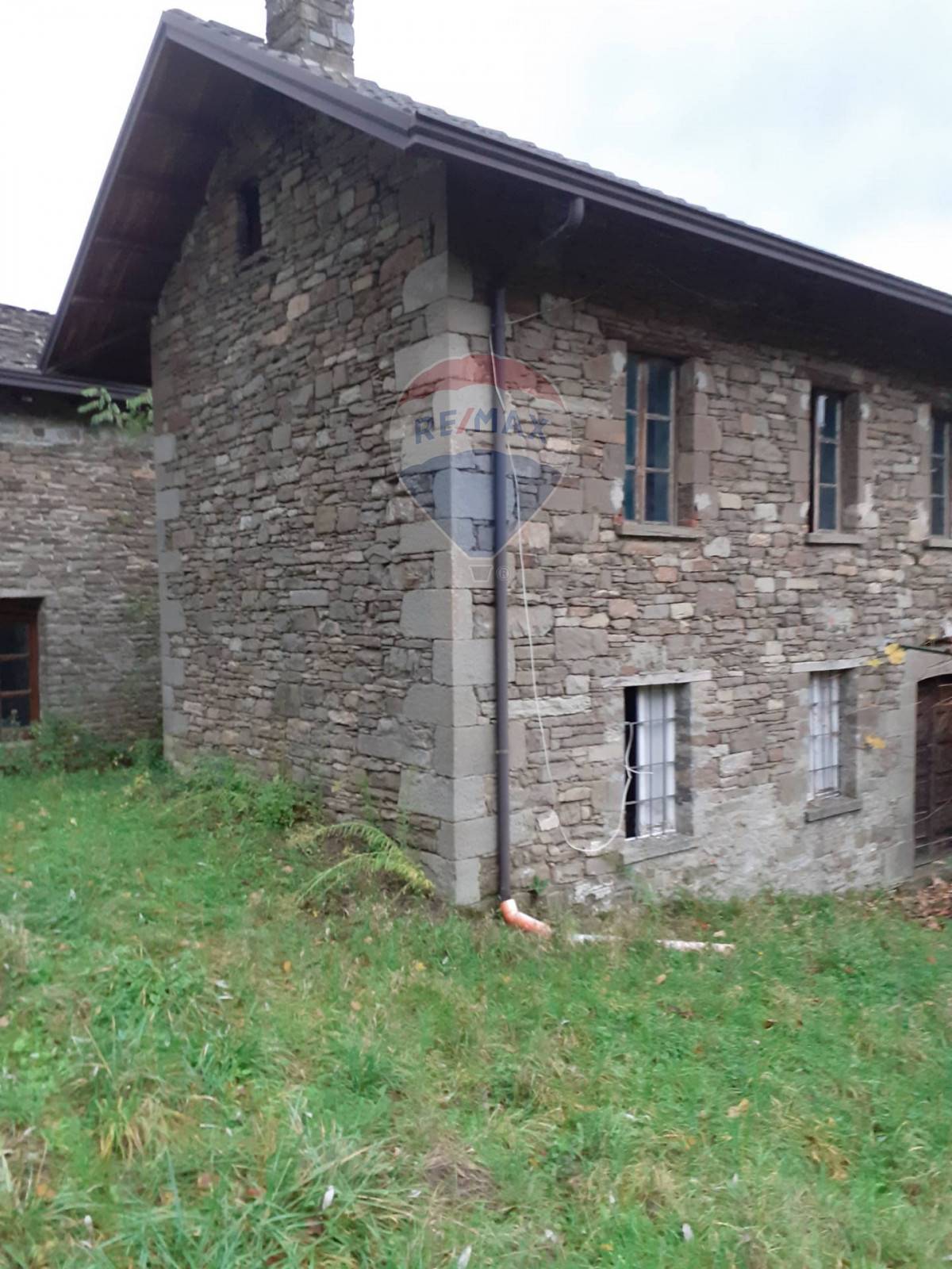 Rustico - Cascina BORGO VAL DI TARO vendita  Tiedoli  RE/MAX Alfa