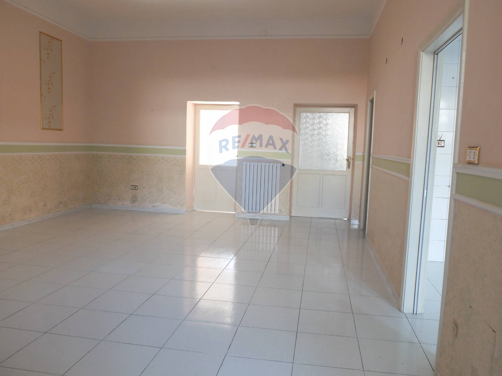 Appartamento CASAPULLA vendita    RE/MAX Divina