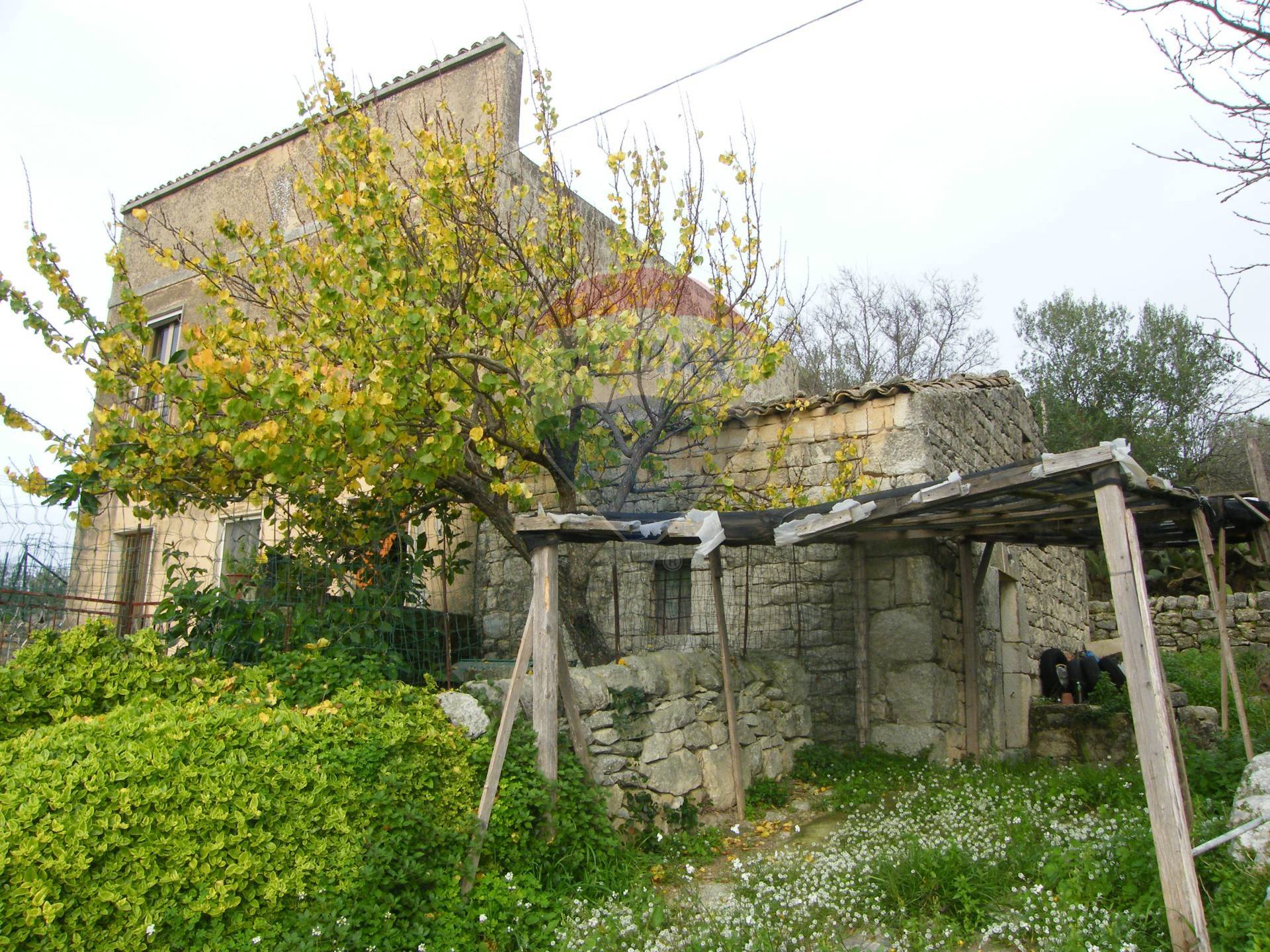  modica vendita quart: frigintini re/max prima classe