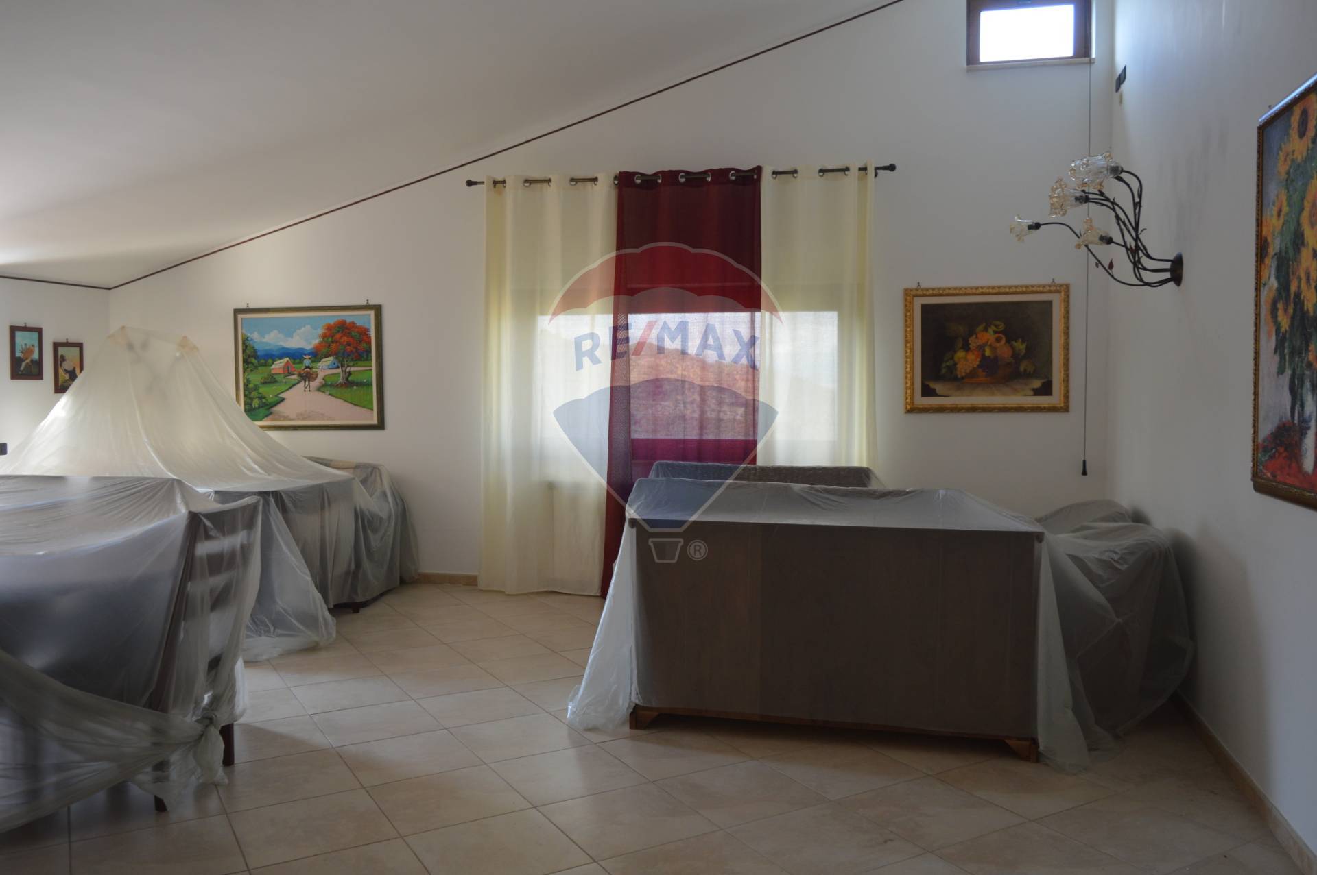  italia vendita quart: corigliano calabro centro re/max team