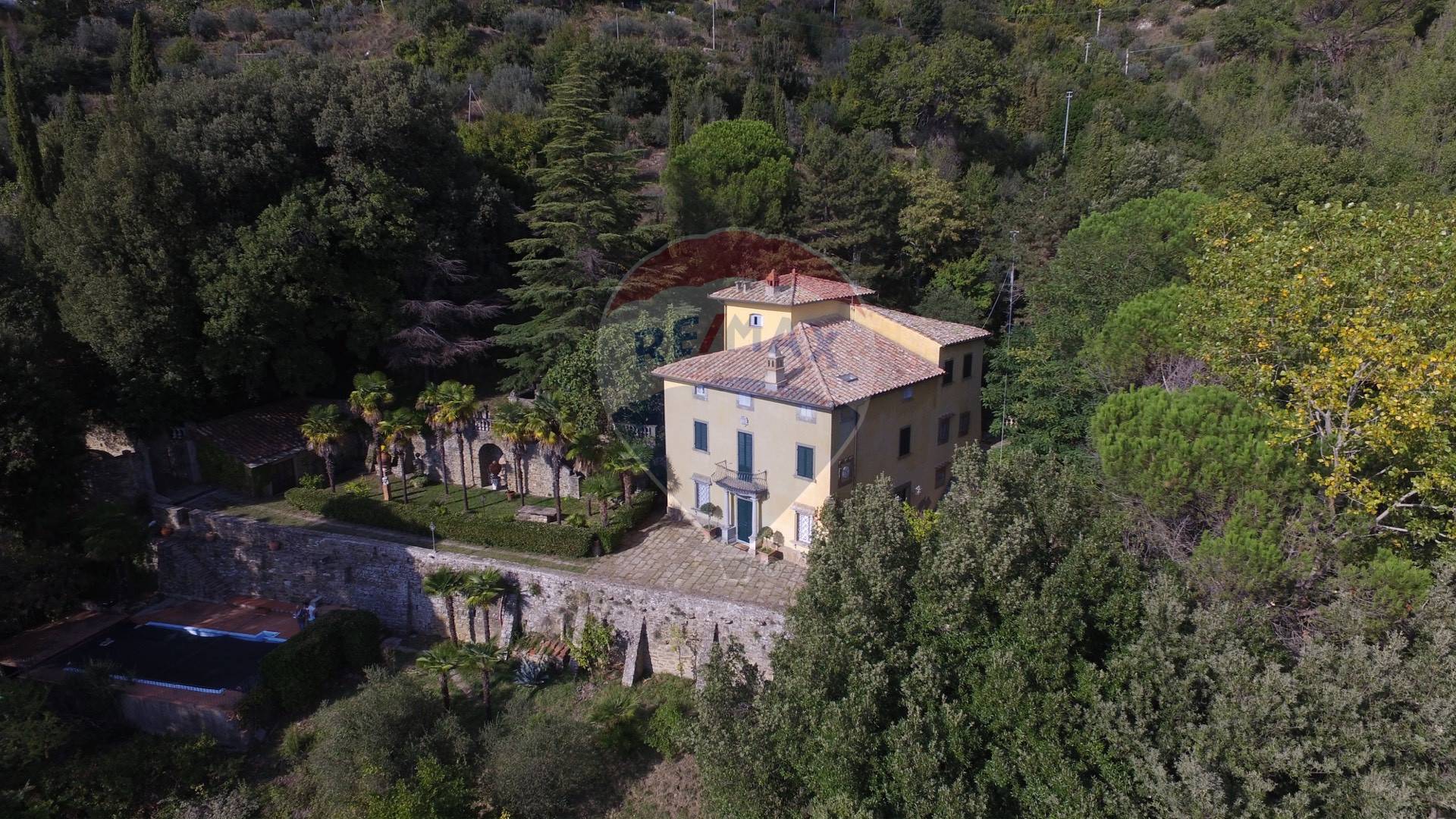 Villa CORTONA vendita  Torreone  RE/MAX Famosa