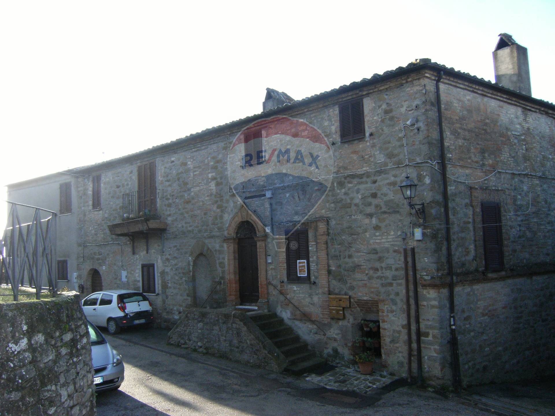  perugia vendita quart: civitella benazzone re/max famosa