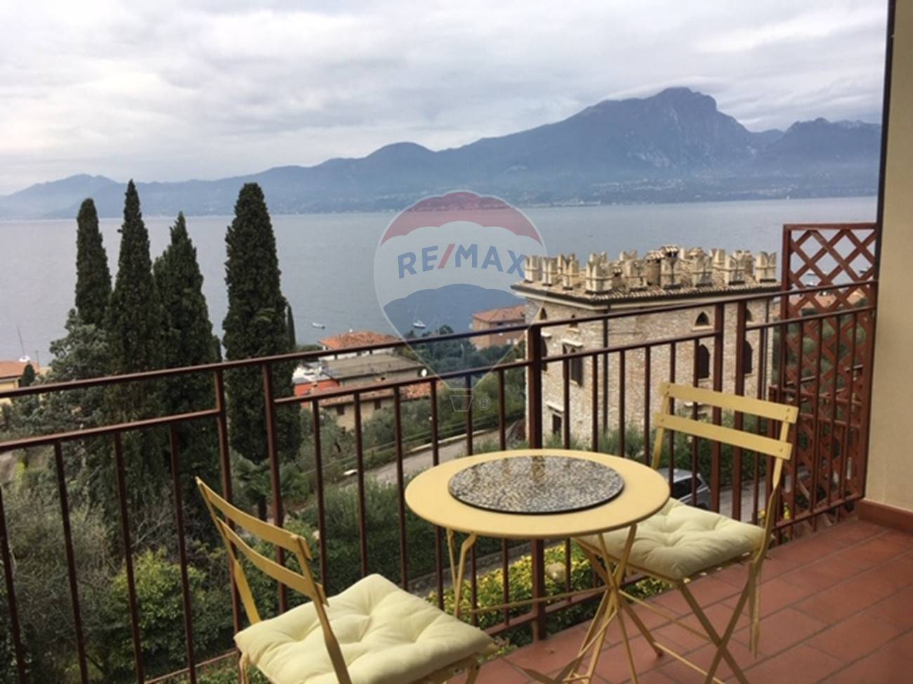 Appartamento TORRI DEL BENACO vendita    RE/MAX Lago