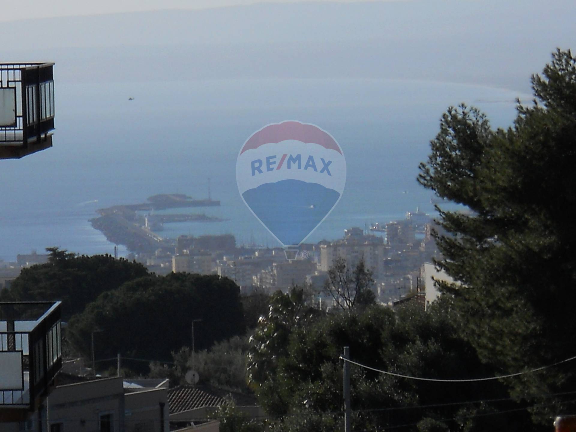  san-giovanni-la-punta vendita quart:  re-max-white-house