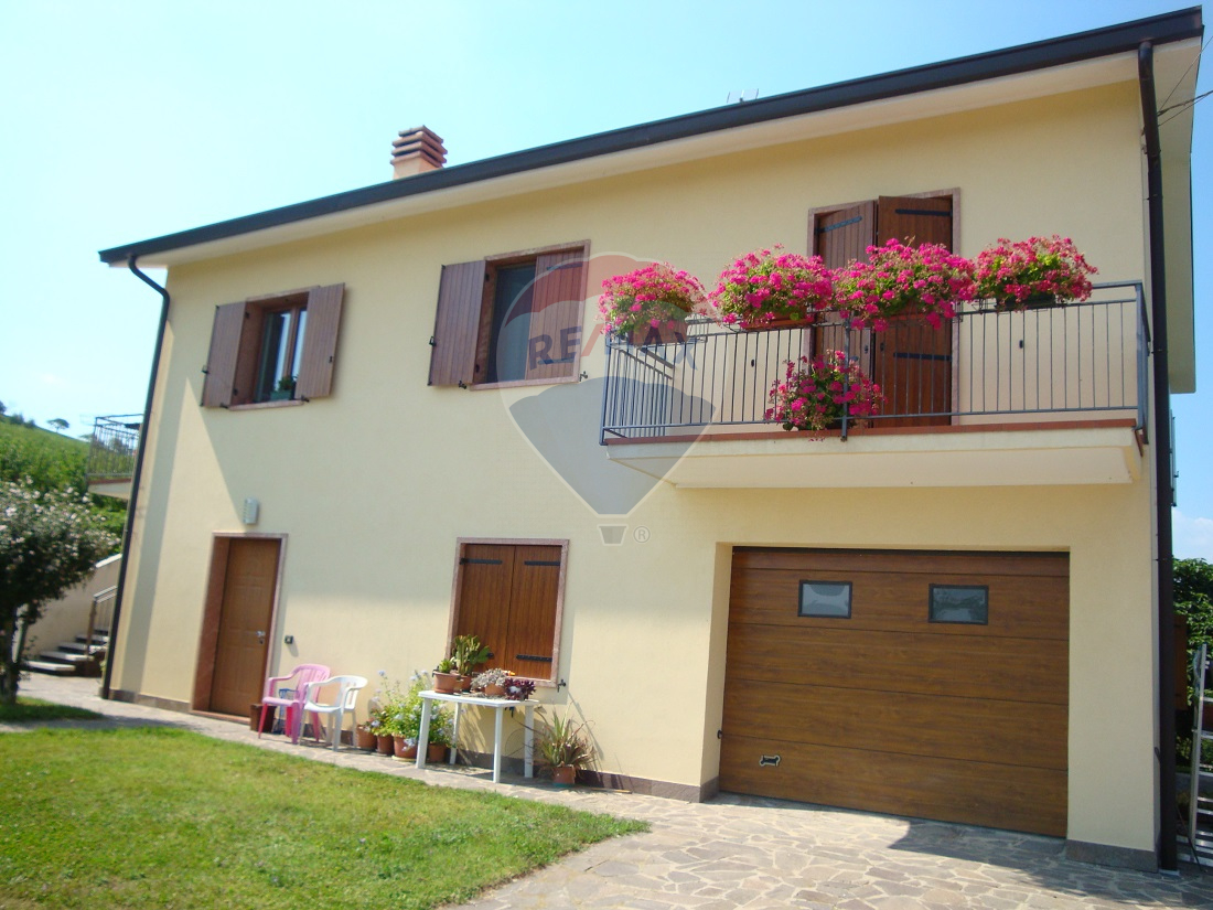 Villa Unifamiliare - Indipendente TREGNAGO vendita  Centro  RE/MAX Top Elegance