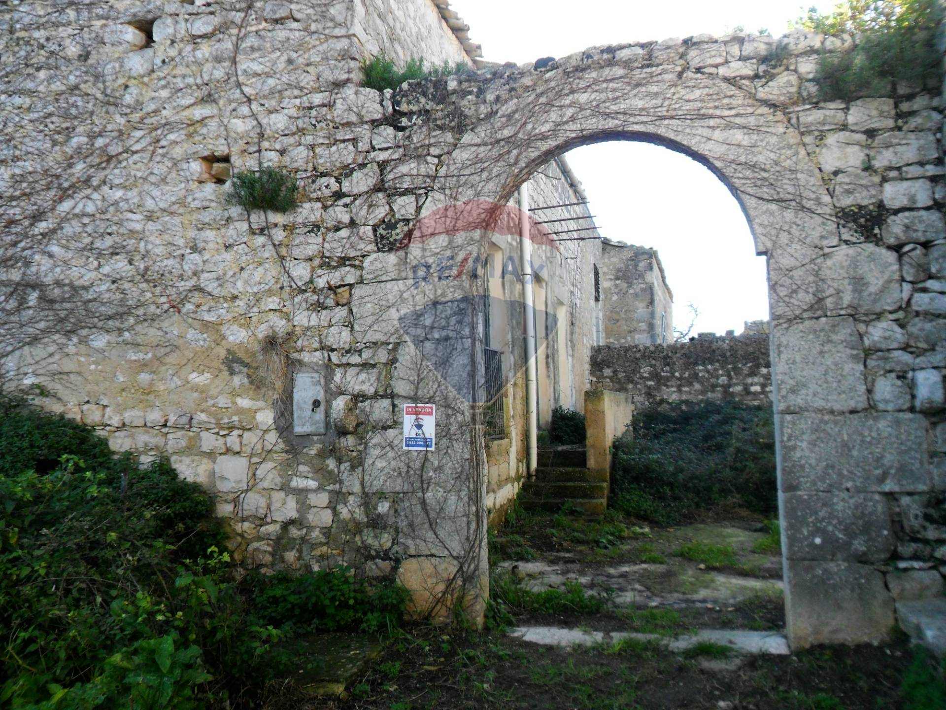 Rustico - Cascina MODICA vendita    RE/MAX Prima Classe
