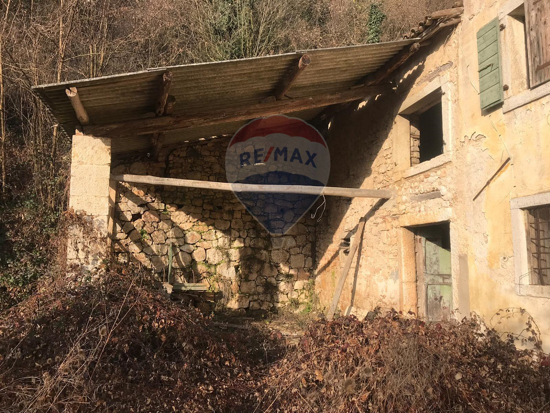 Rustico - Cascina MEZZANE DI SOTTO vendita    RE/MAX Top Elegance