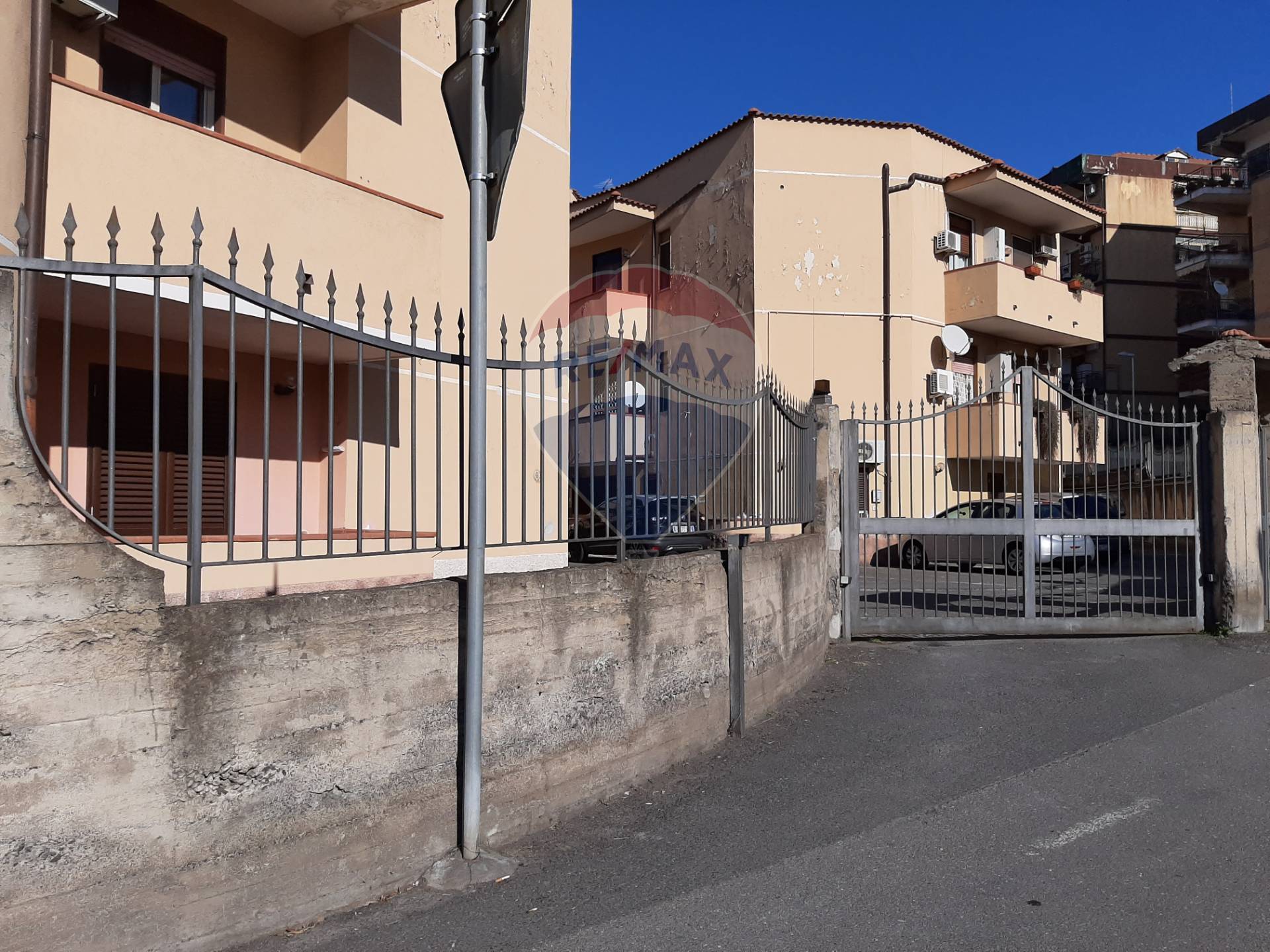 Appartamento GRAVINA DI CATANIA vendita    RE/MAX CasAffare