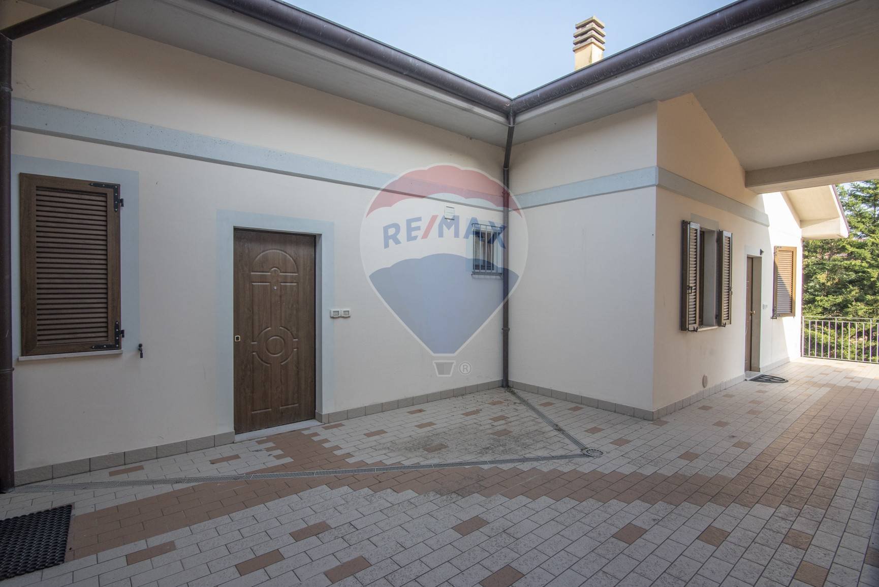  cingoli vendita quart:  re-max-master-class